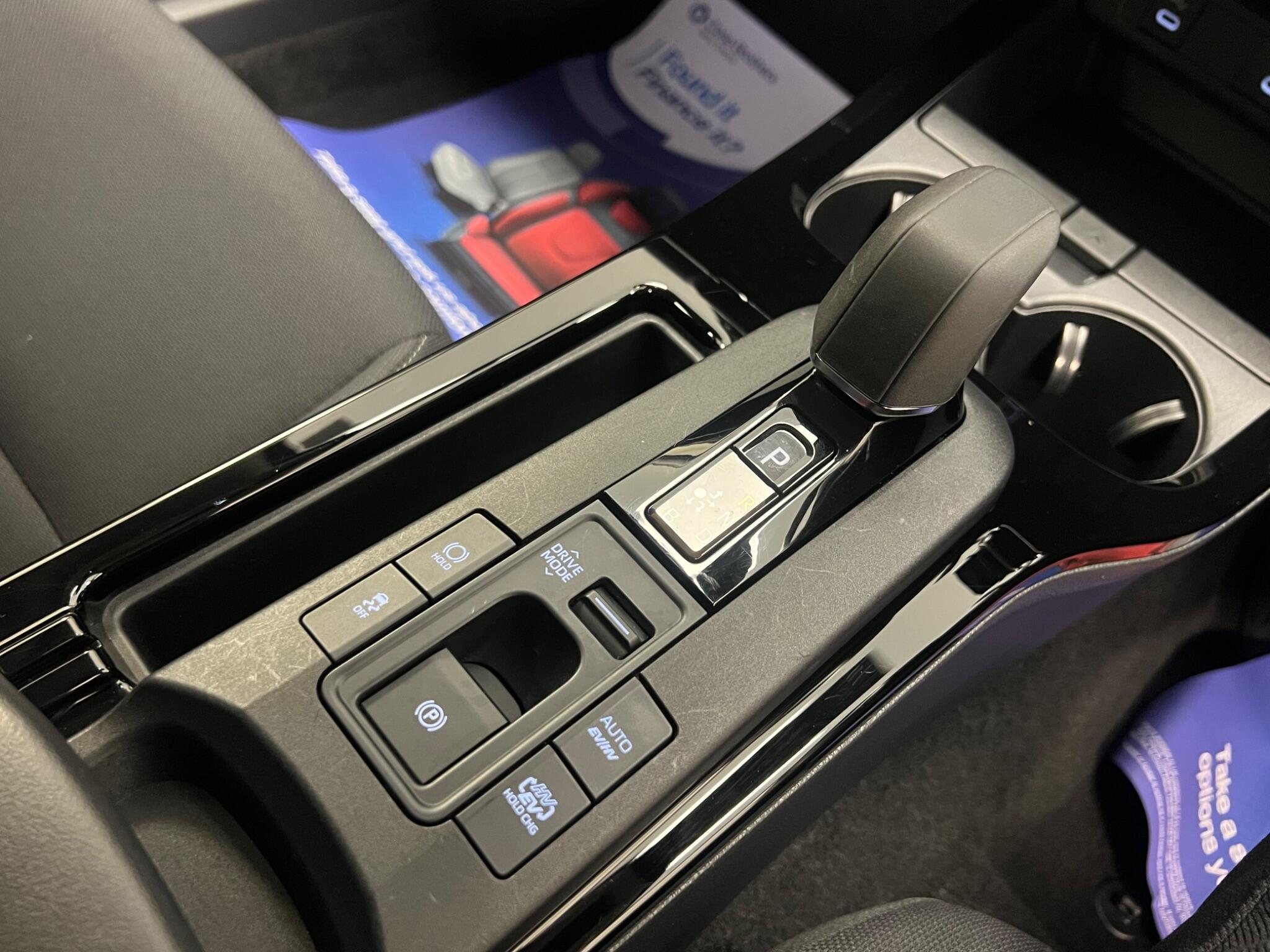 Toyota Prius view 12