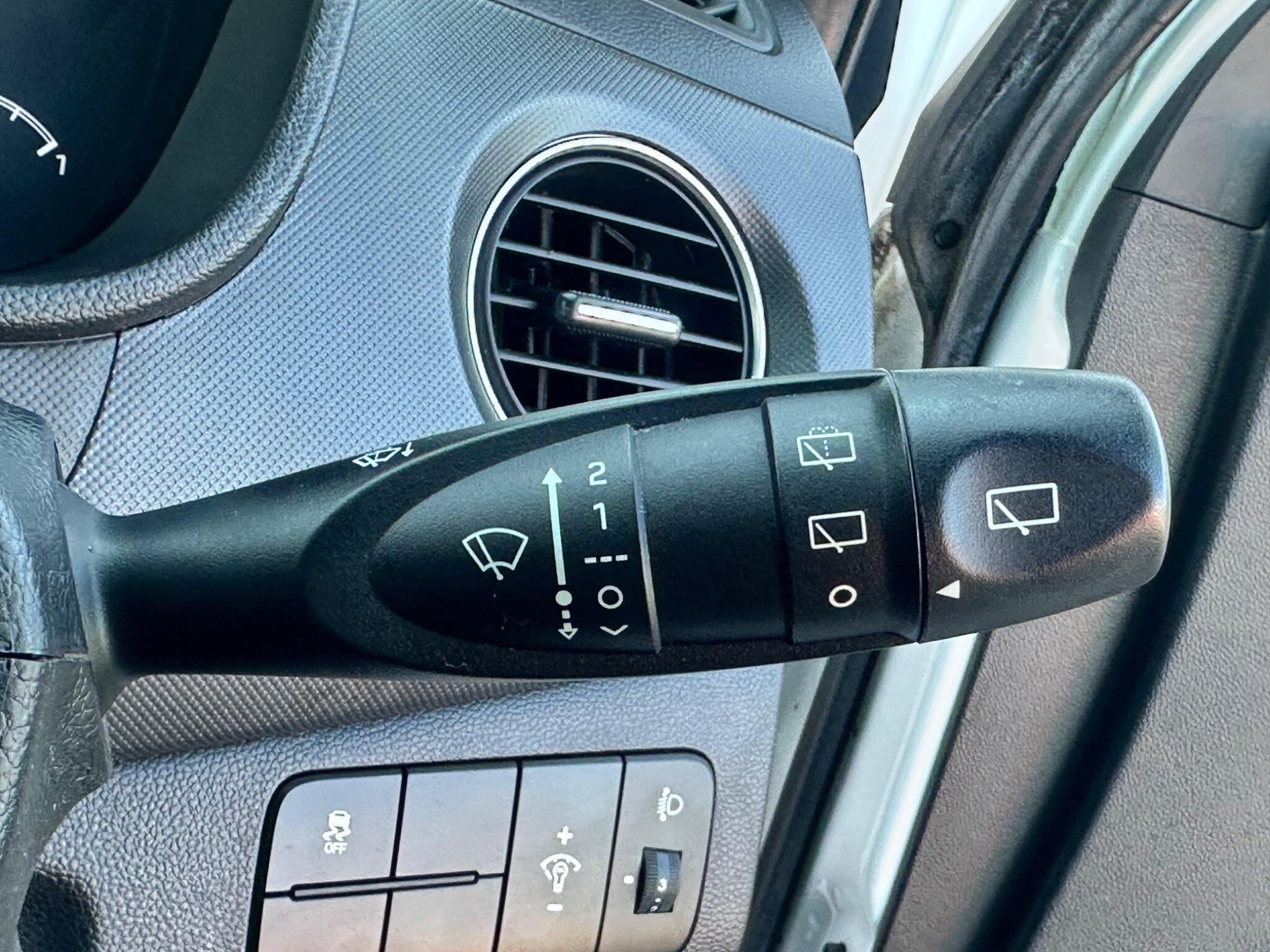 Hyundai I10 view 18