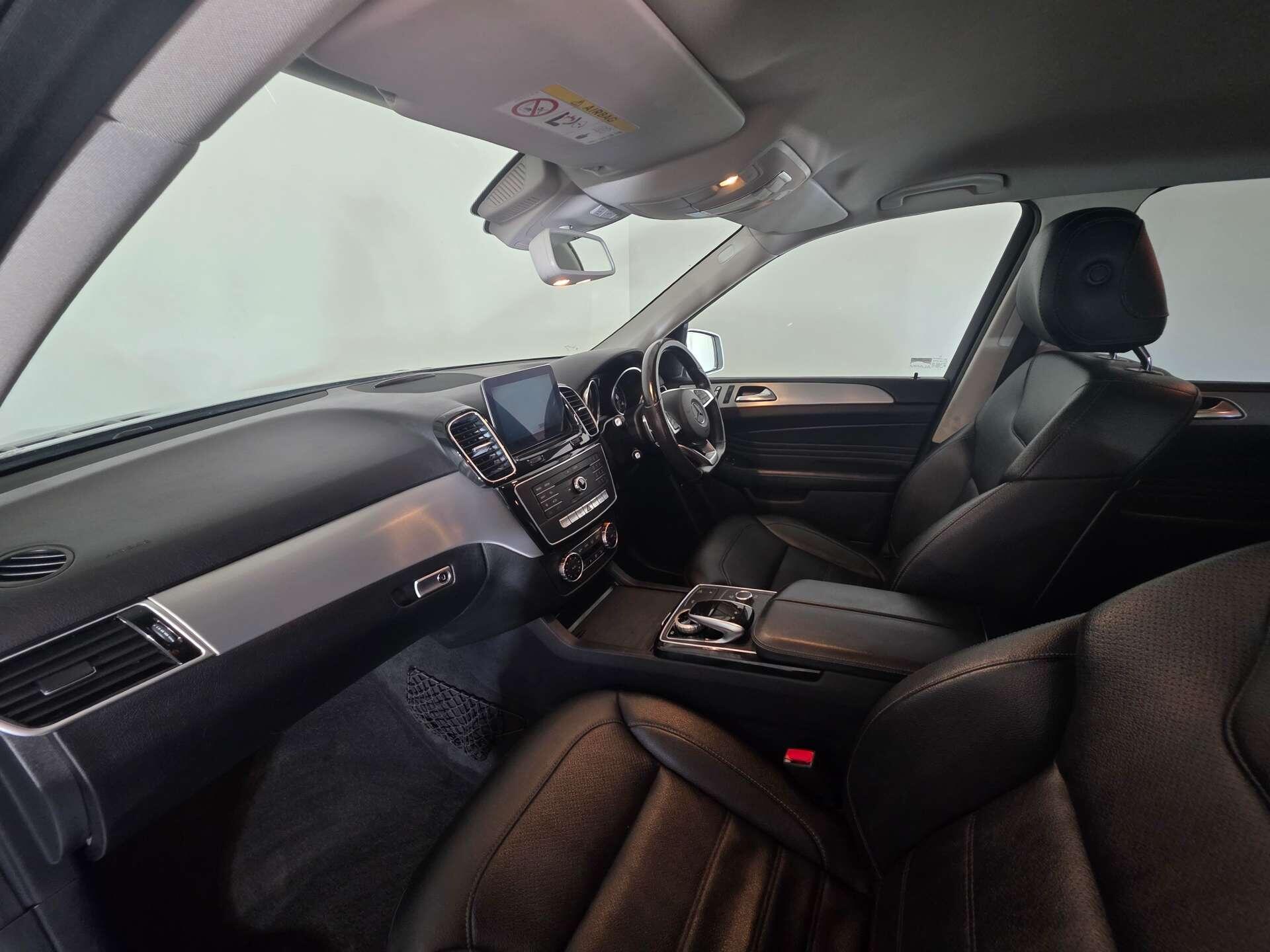 Mercedes-Benz Gle view 52