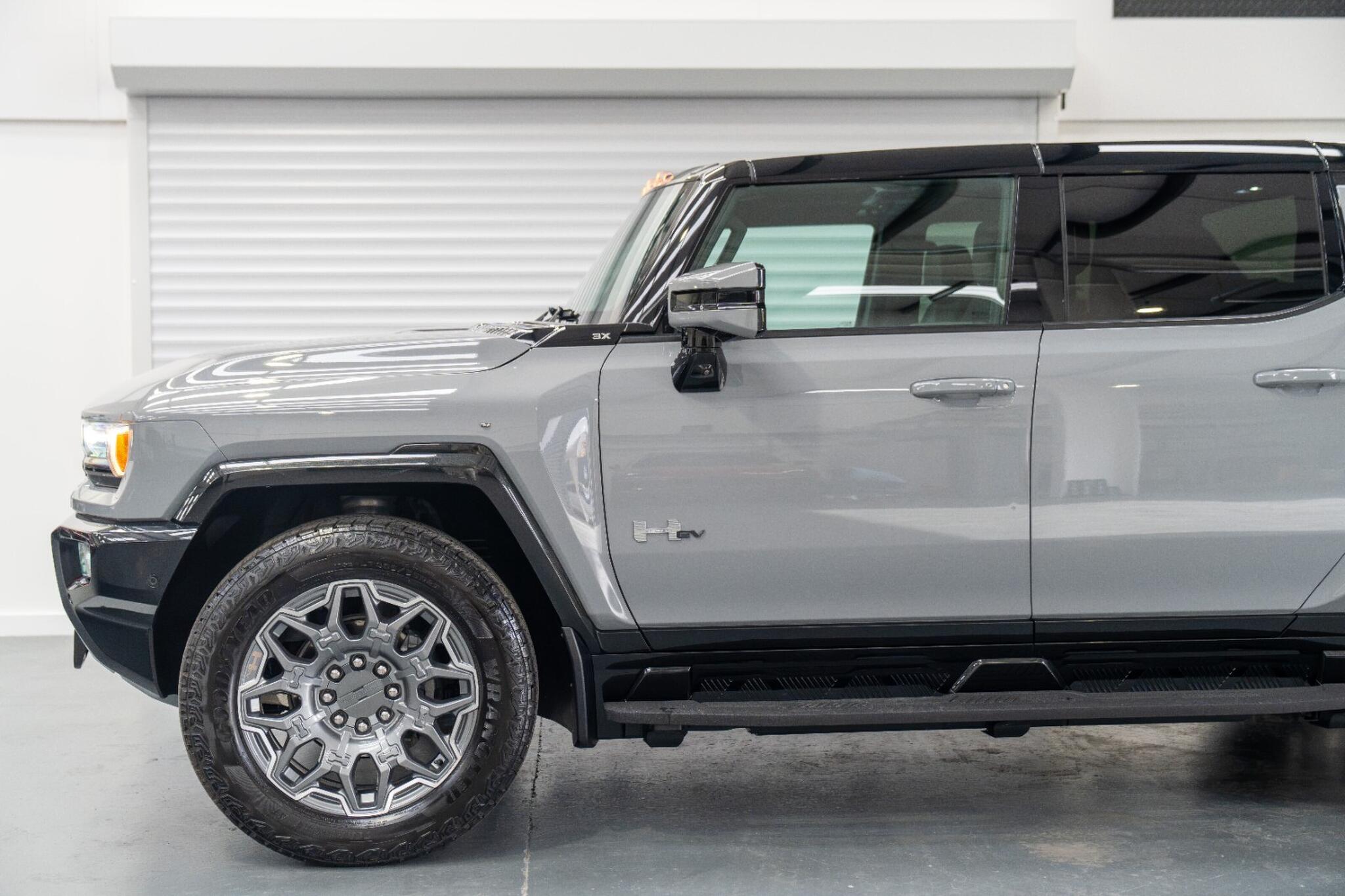 Hummer H3 view 5