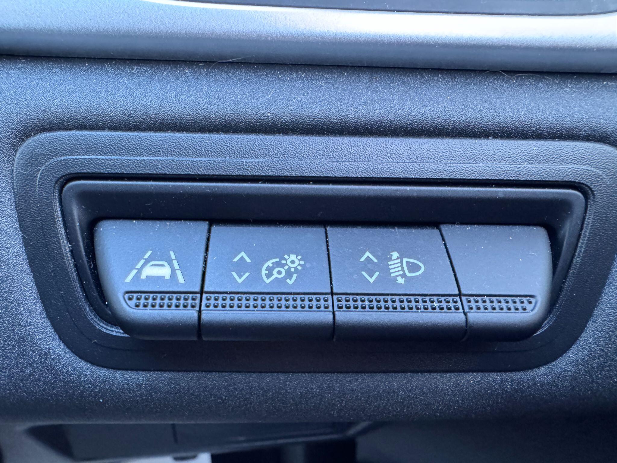 2022 Renault Captur 1.0 TCe Iconic Euro 6 (s/s) 5dr • 20,000 miles image 45