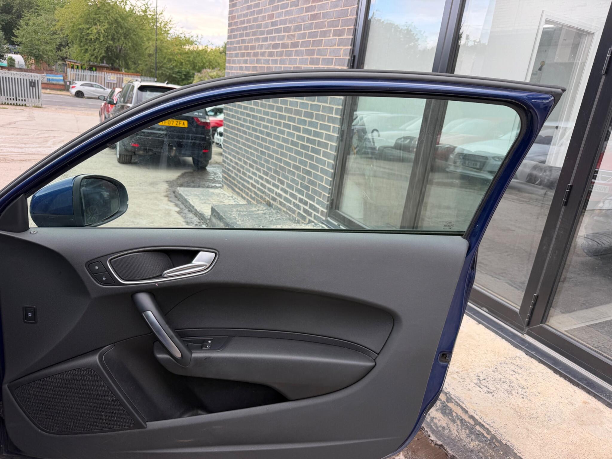 Audi A1 view 9