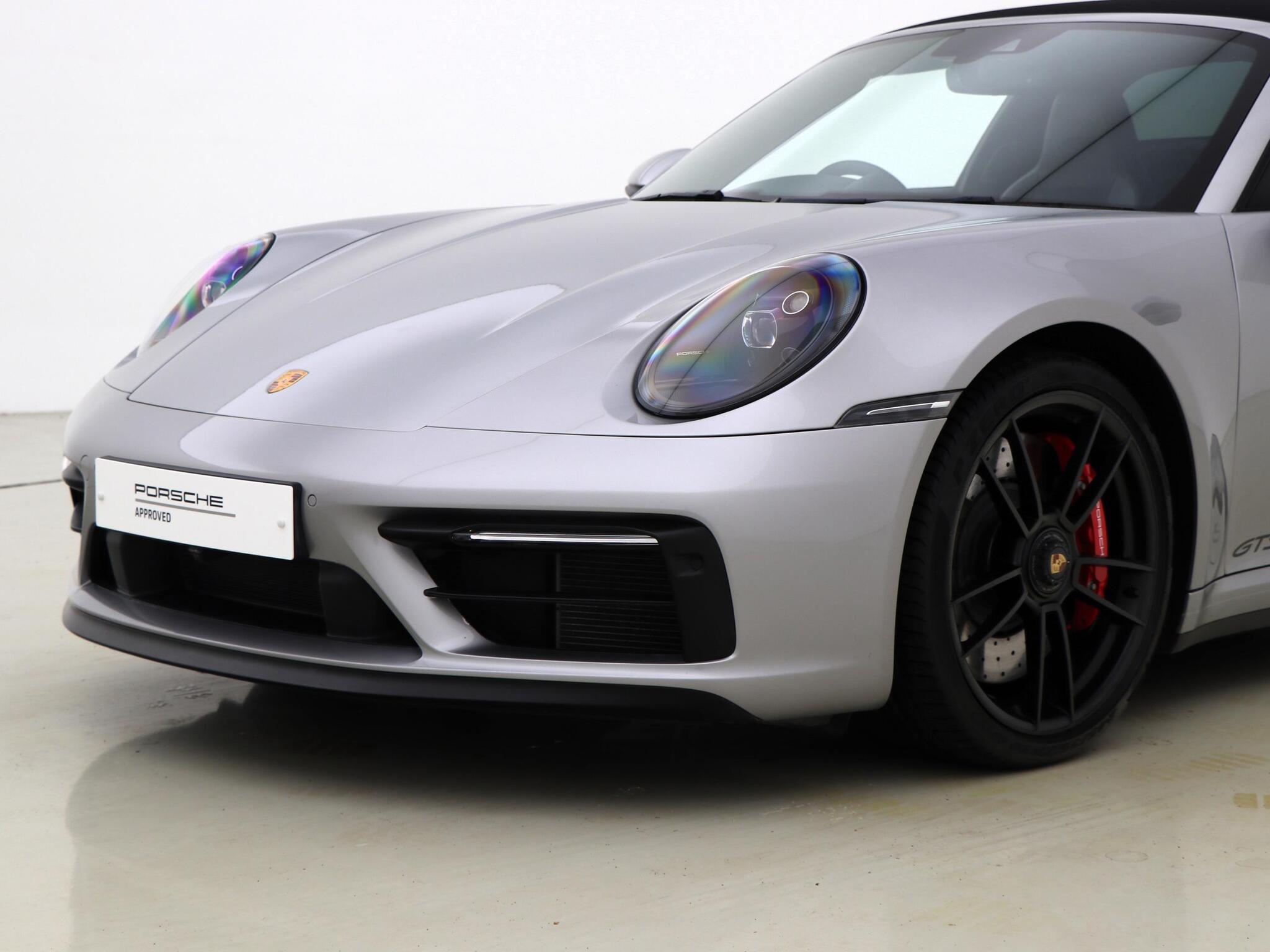 Porsche 911 view 15