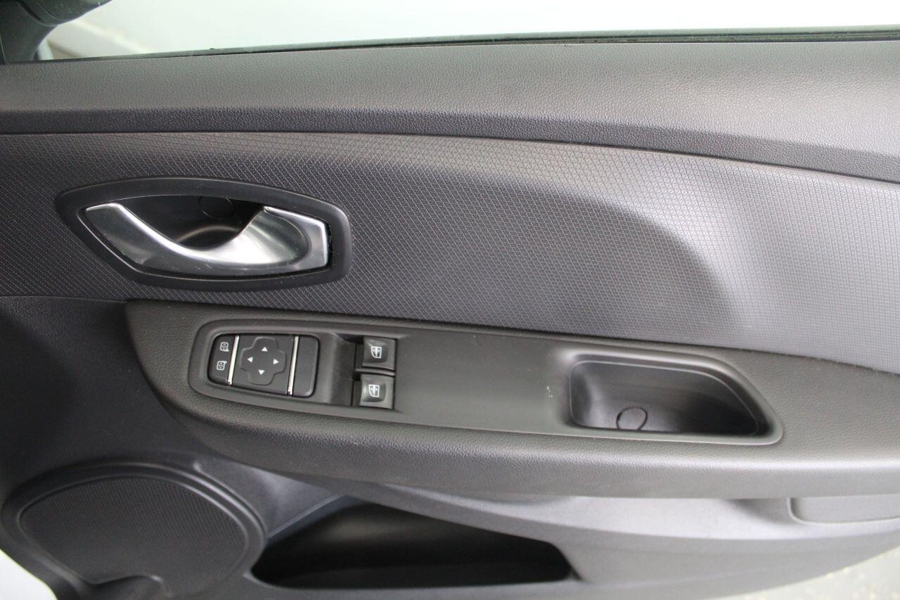 Renault Clio view 45