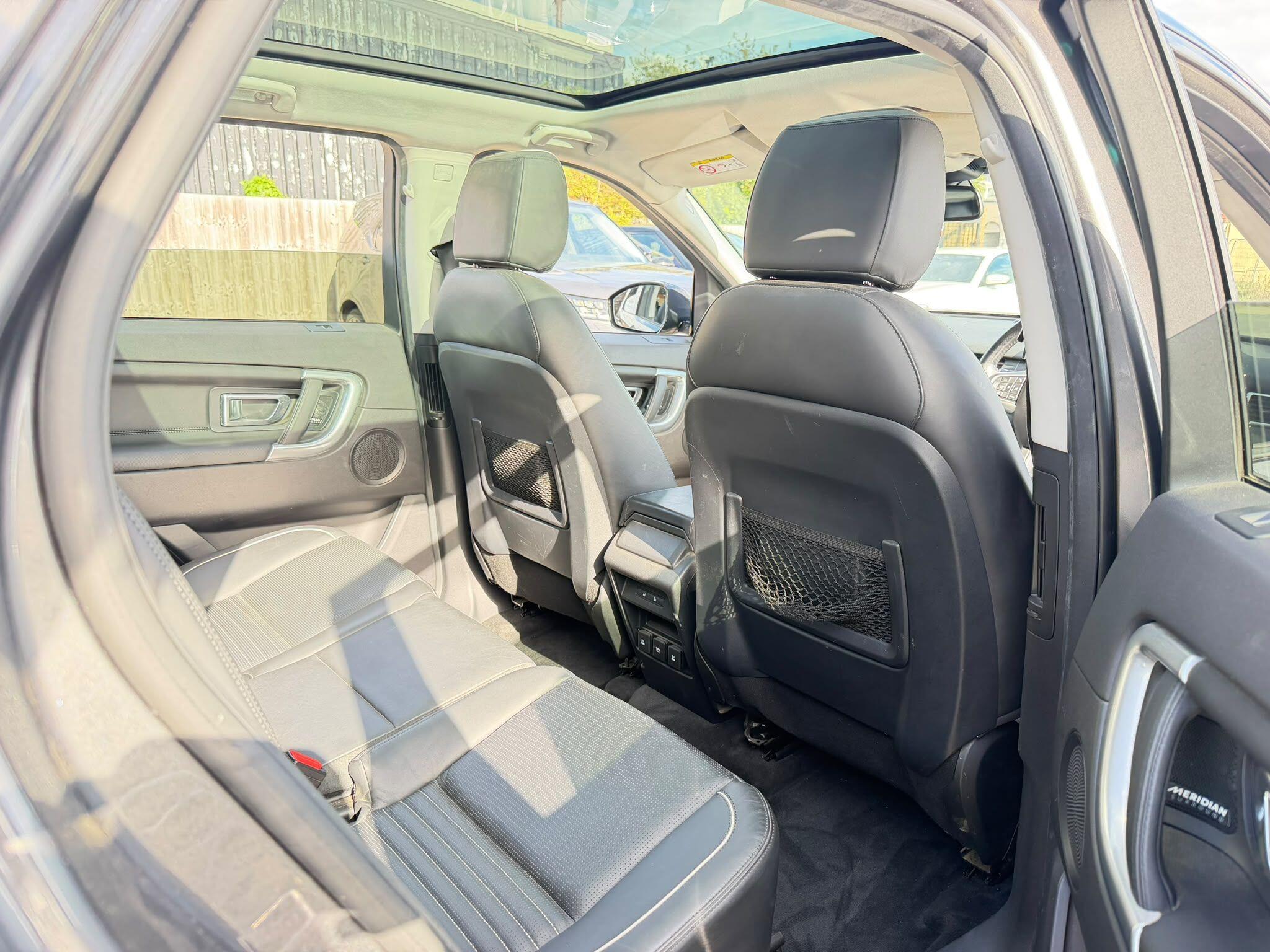 Land Rover Discovery Sport view 16