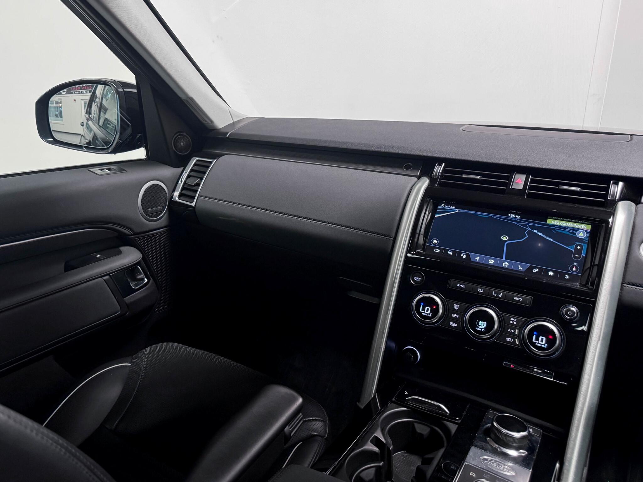 Land Rover Discovery view 18