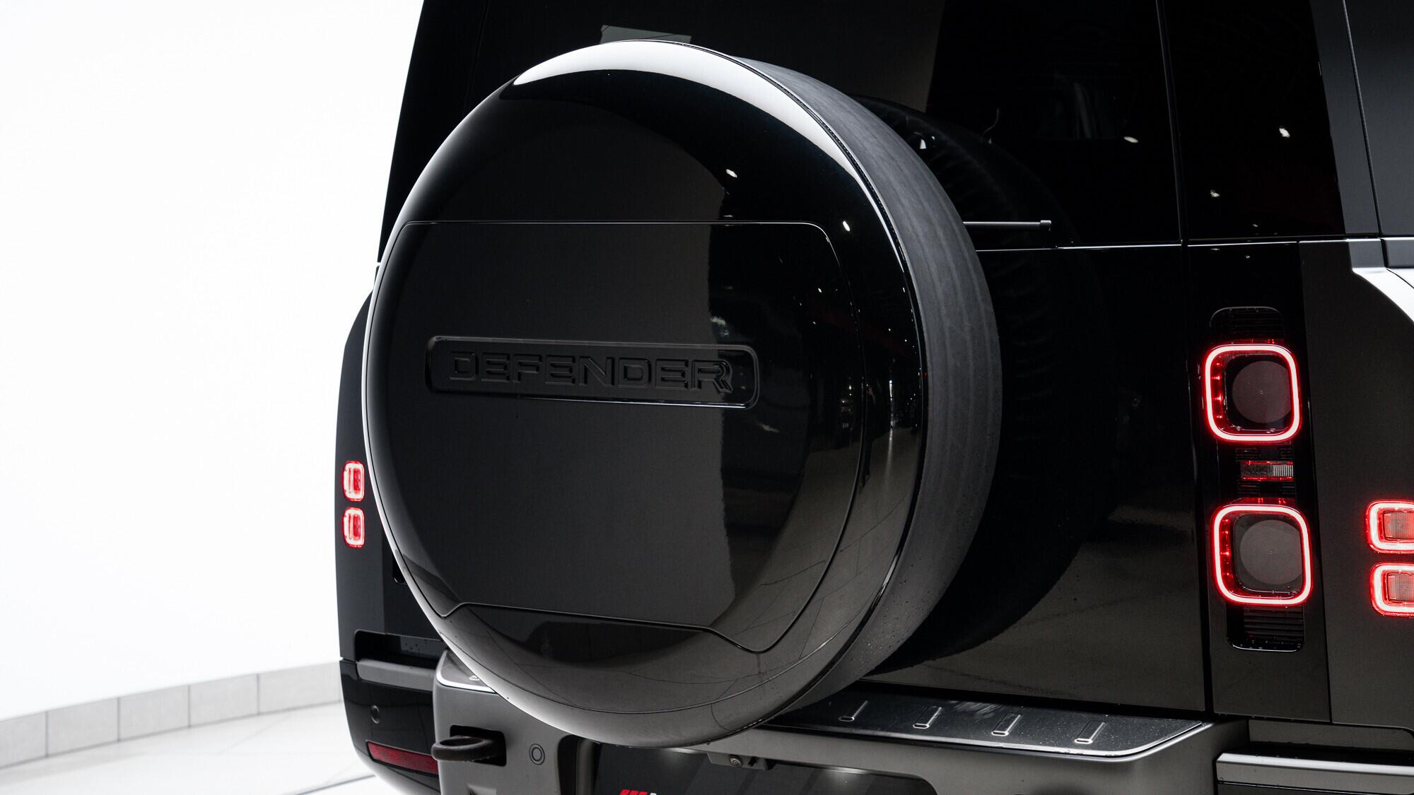 Land Rover Defender view 18