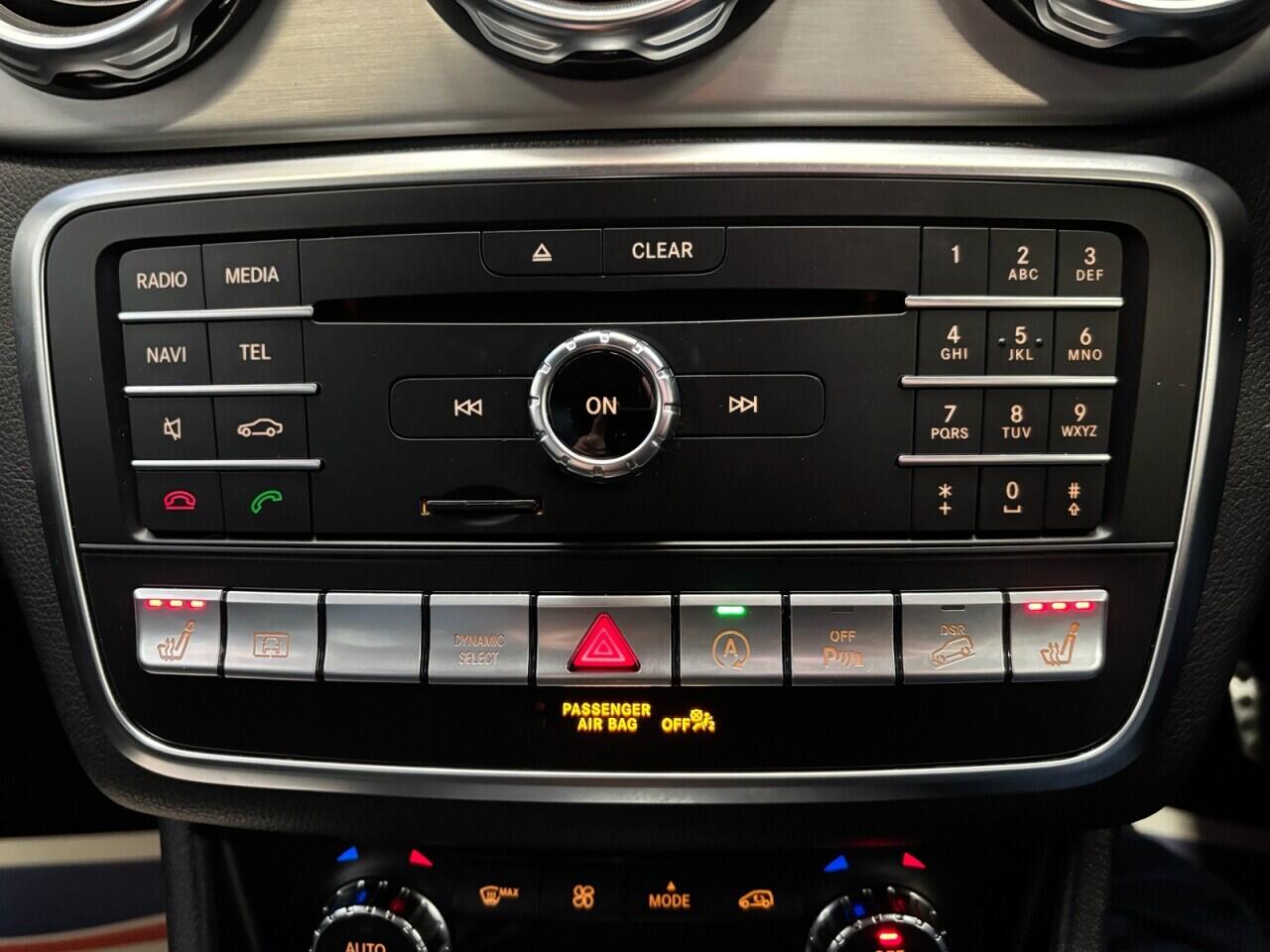Mercedes-Benz GLA view 33