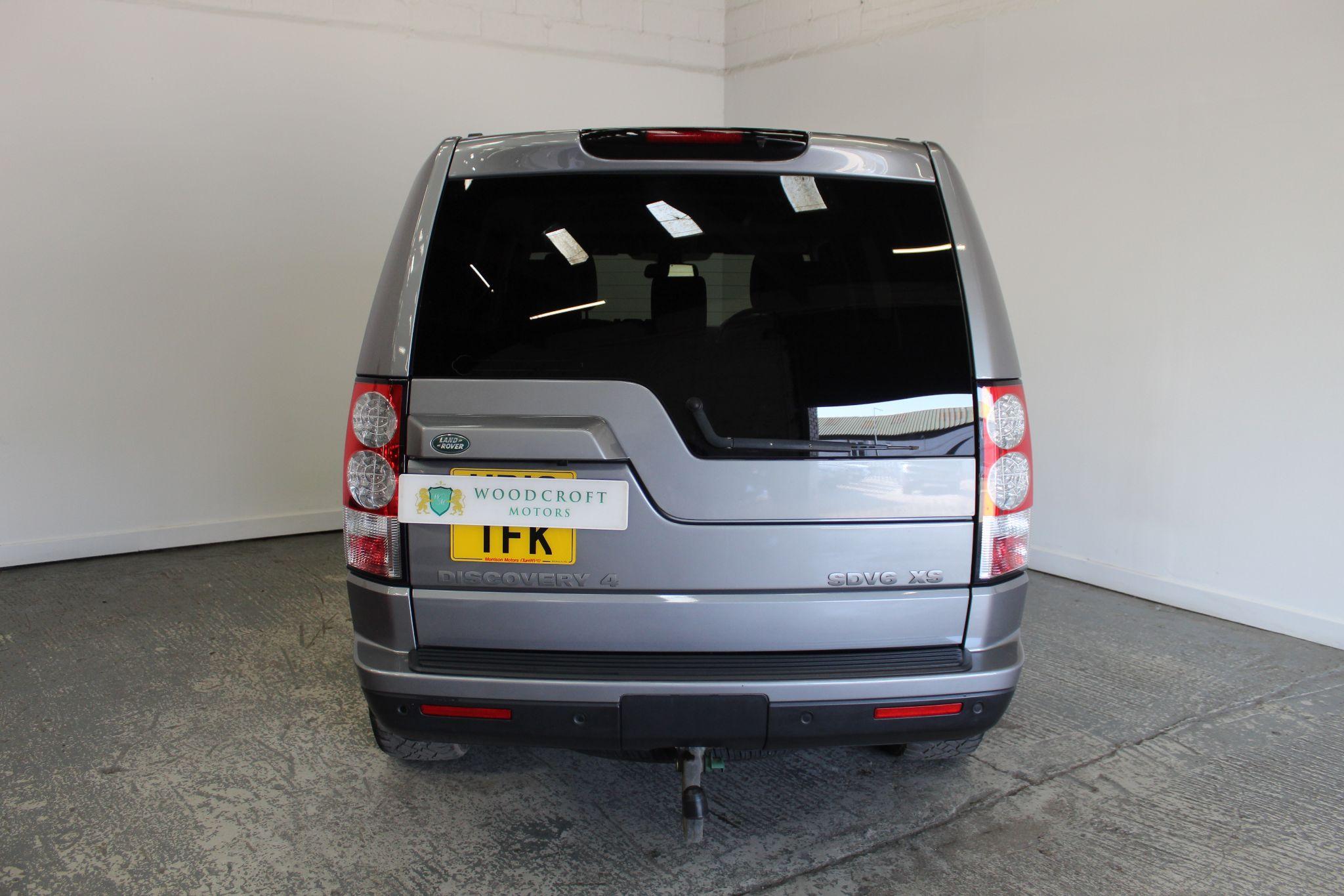 Land Rover Discovery view 14