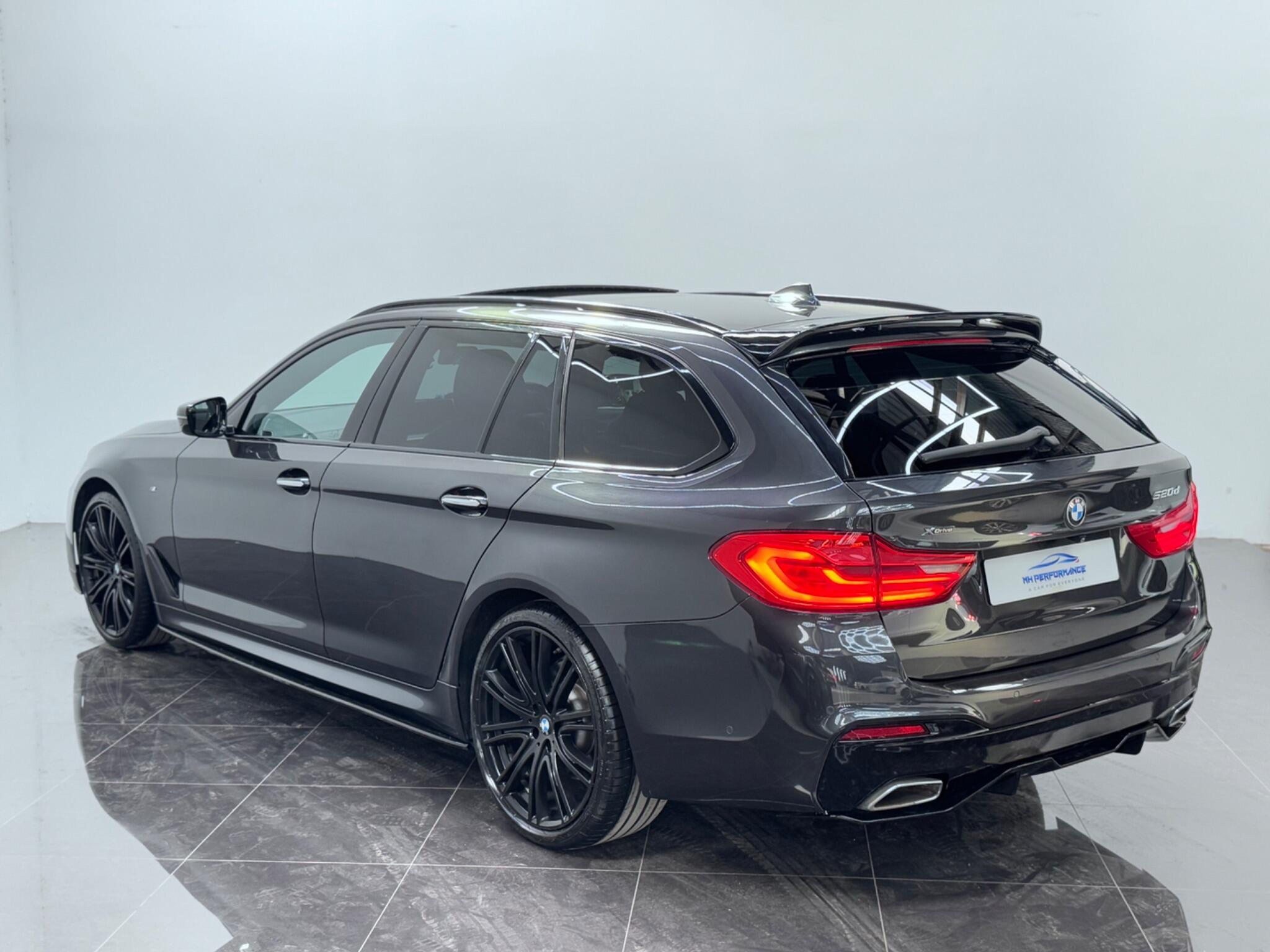 BMW 5 Series view 6