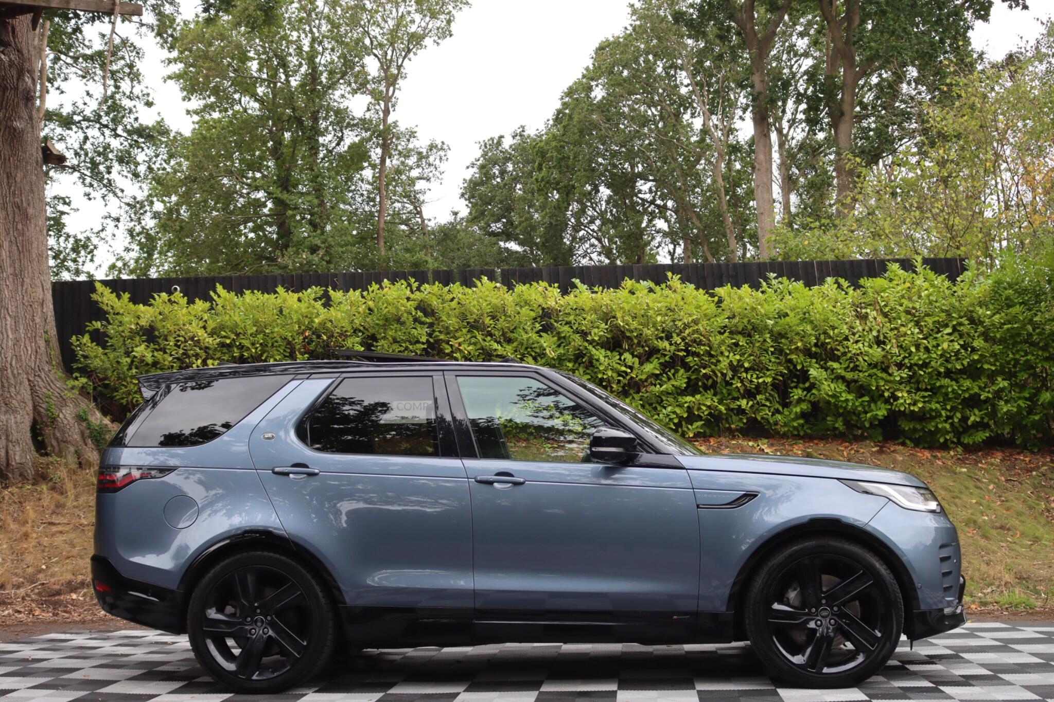 Land Rover Discovery view 23