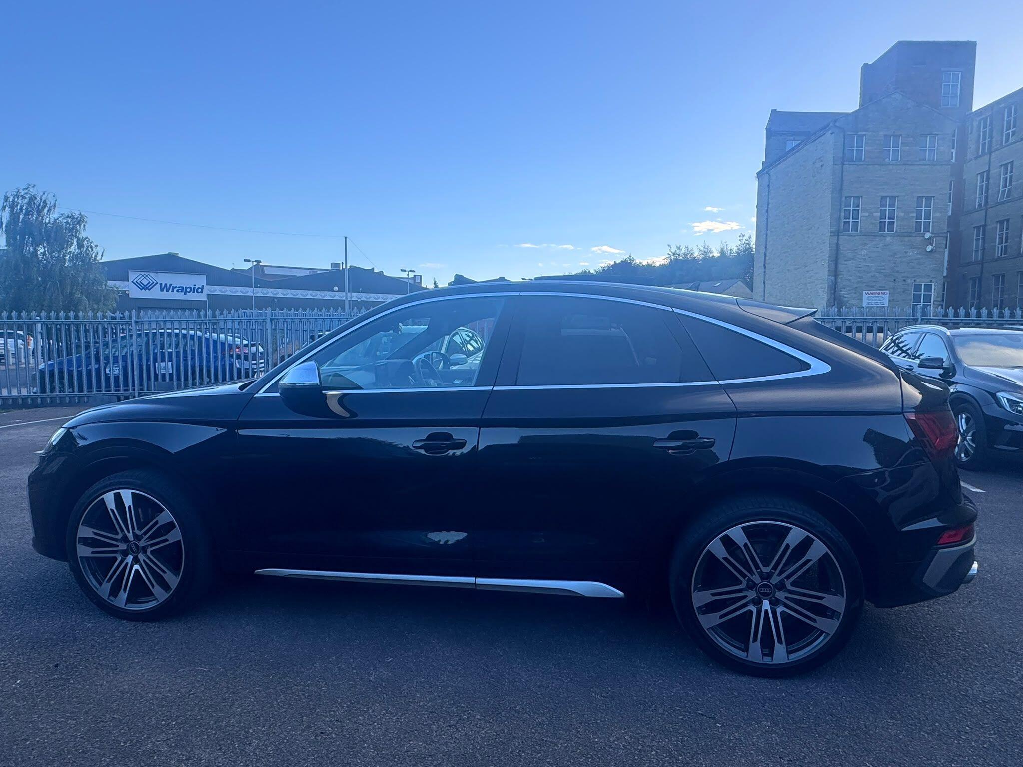 Audi SQ5 view 10