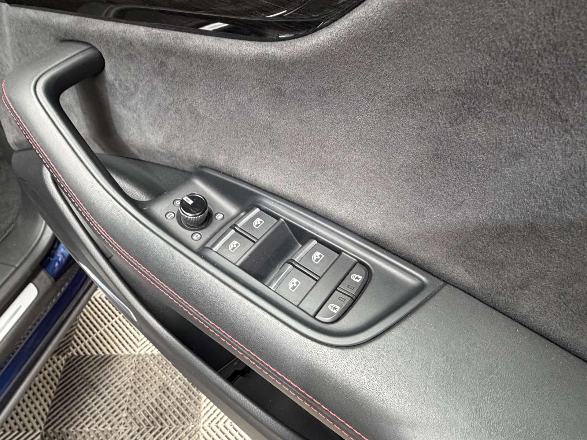 Audi RSQ8 view 17