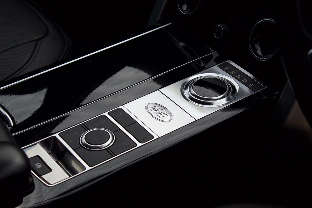 Land Rover Range Rover view 30