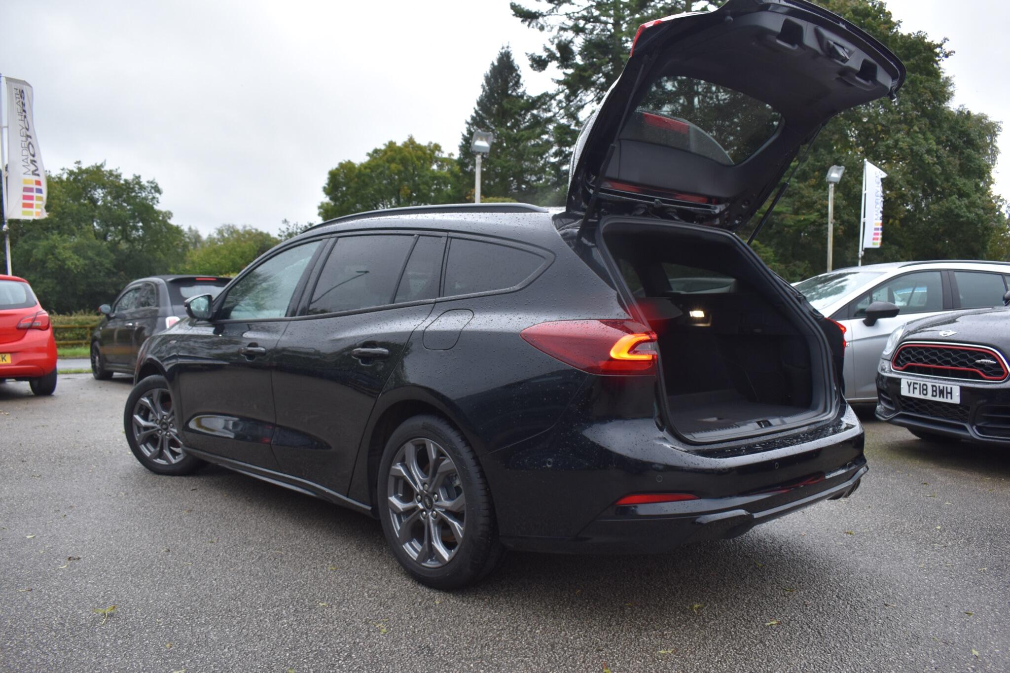 Focus - 1.0T EcoBoost ST-Line Style Euro 6 (s/s) 5dr - Image 3