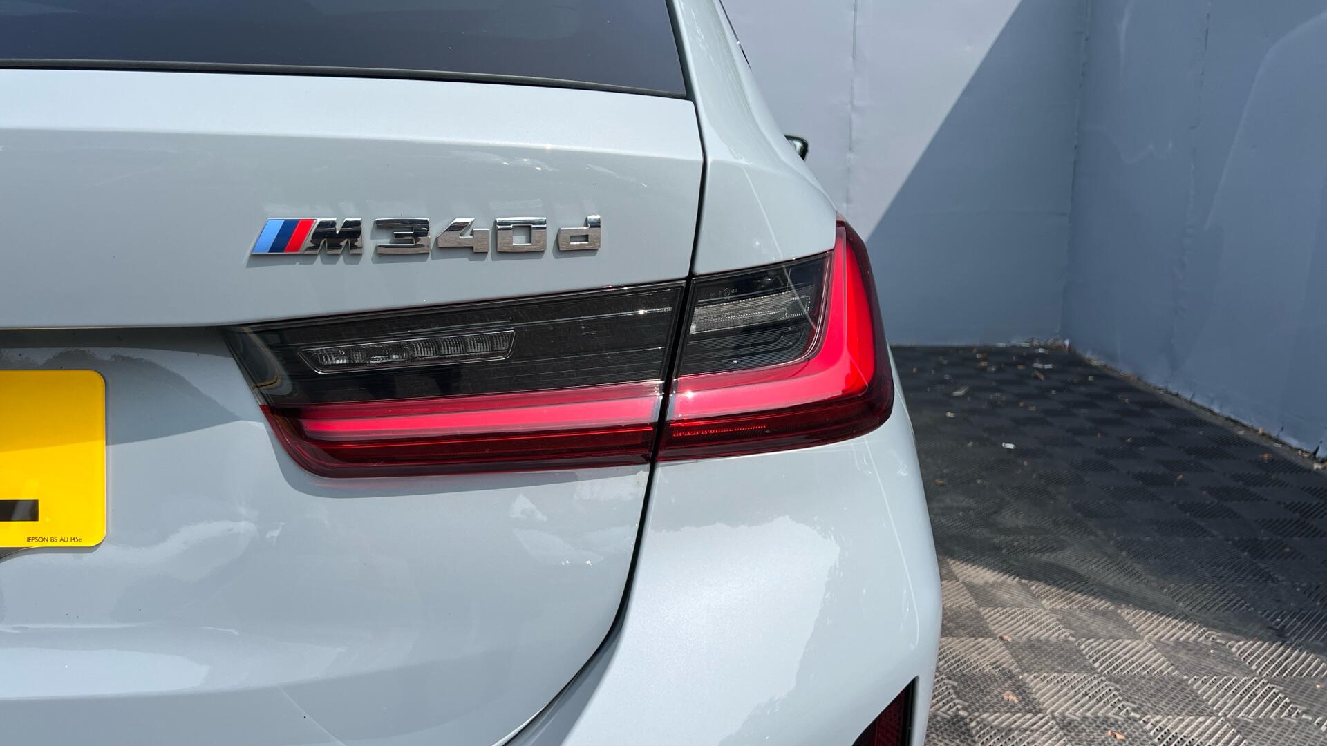 BMW 3 Series view 37