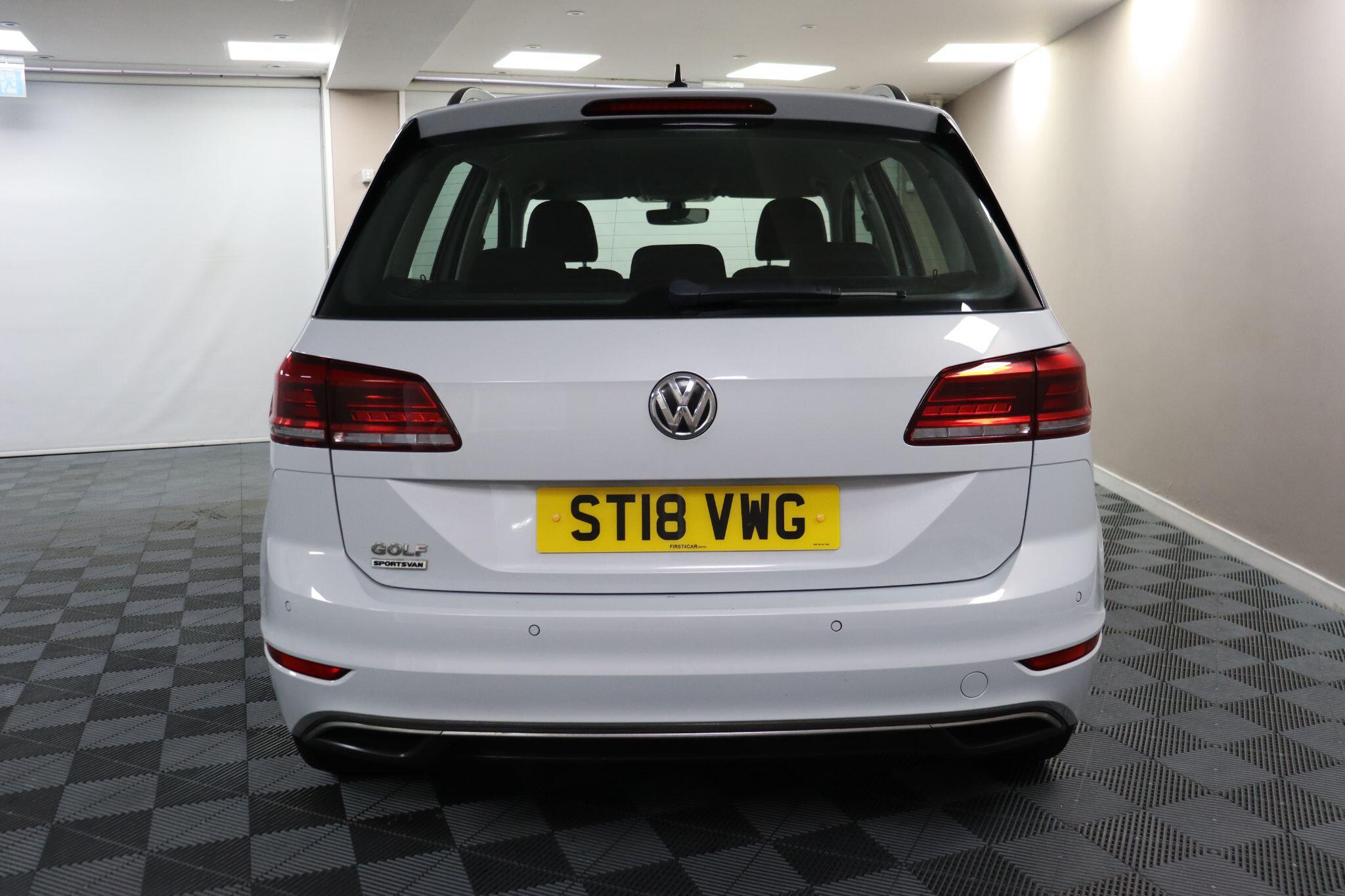 Volkswagen Golf SV view 8