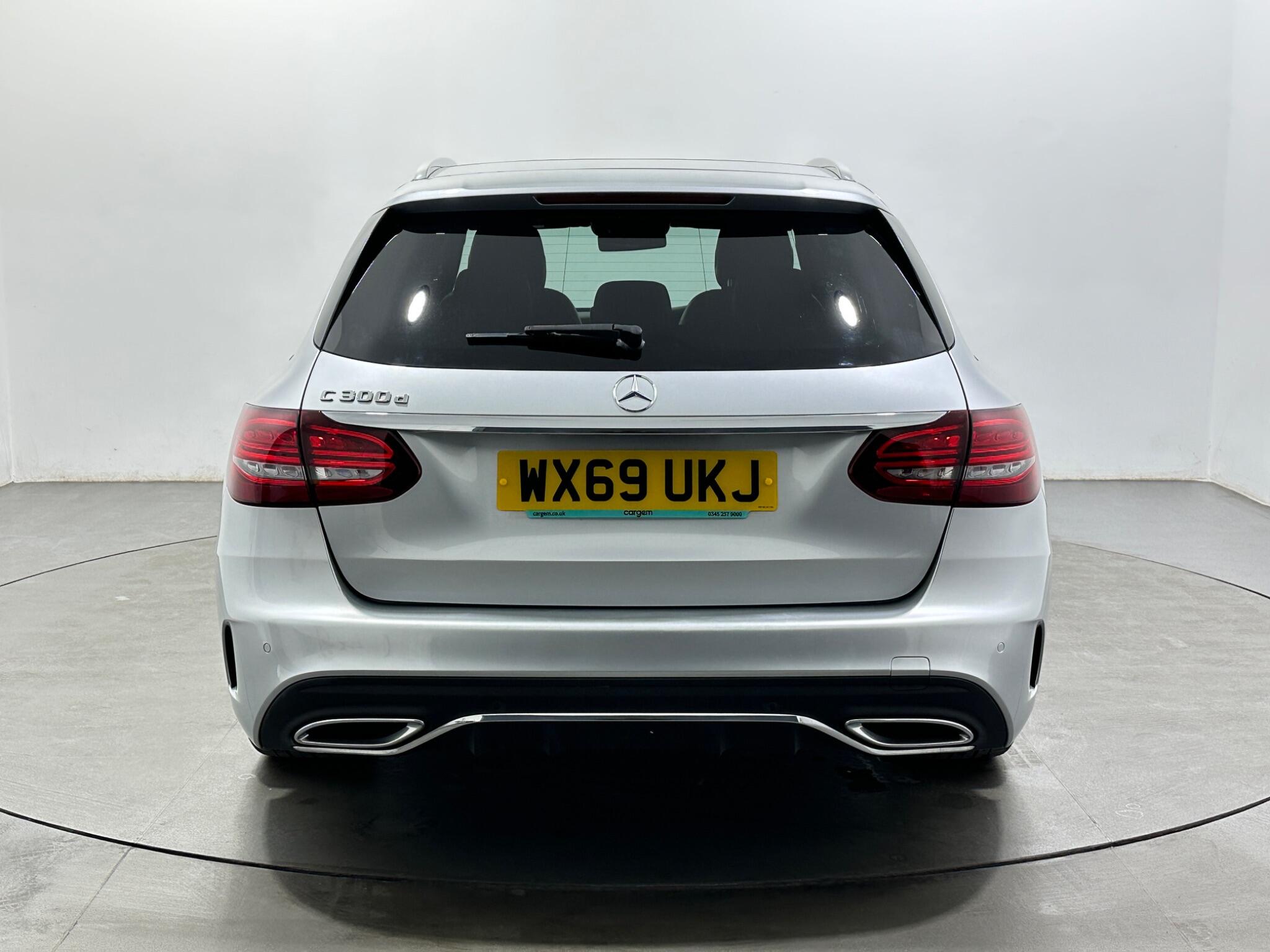 Mercedes-Benz C Class view 7