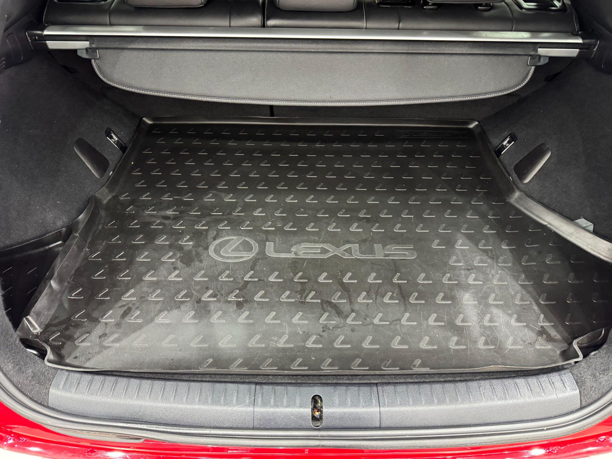 Lexus CT view 39