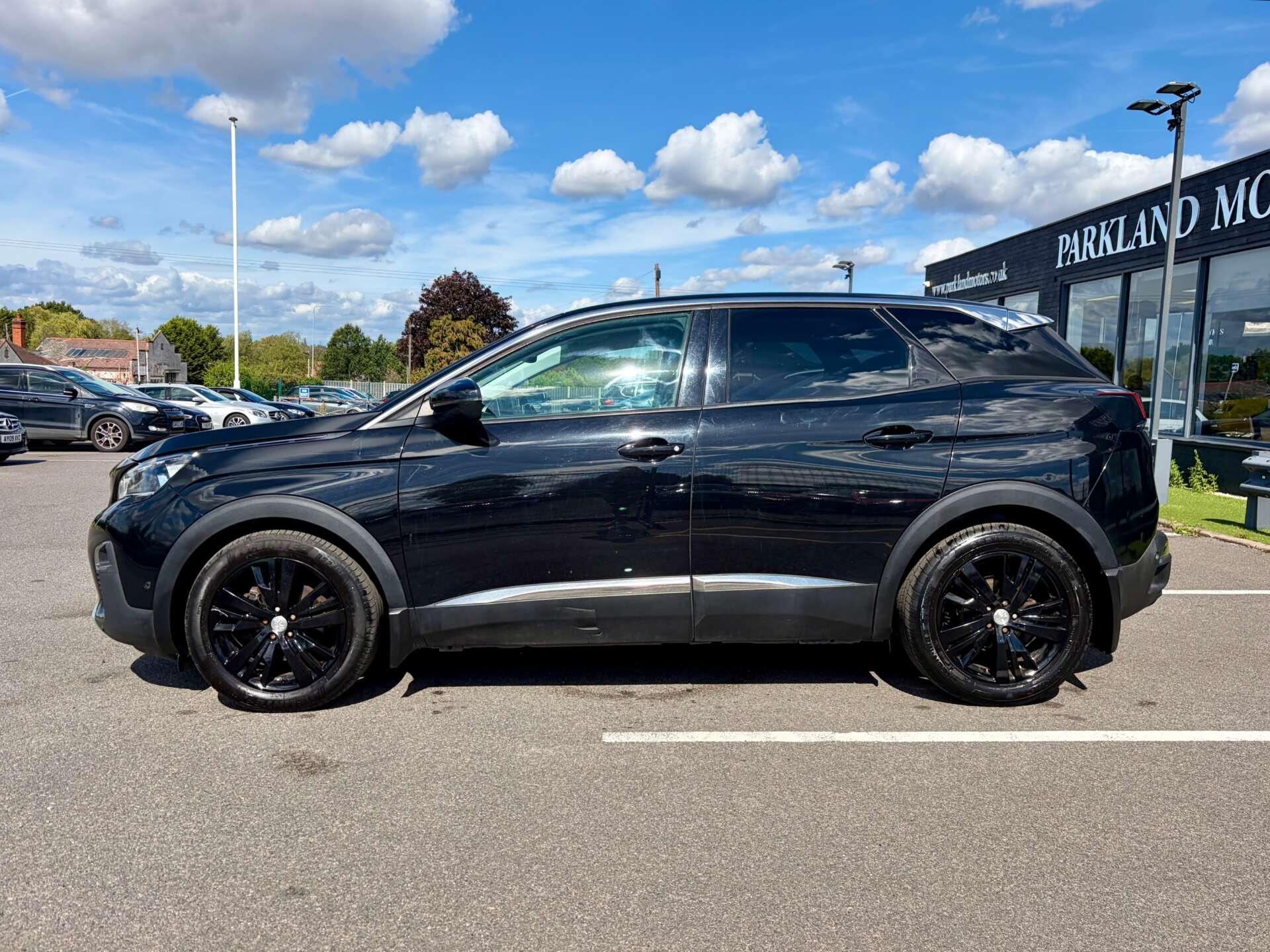 Peugeot 3008 view 5