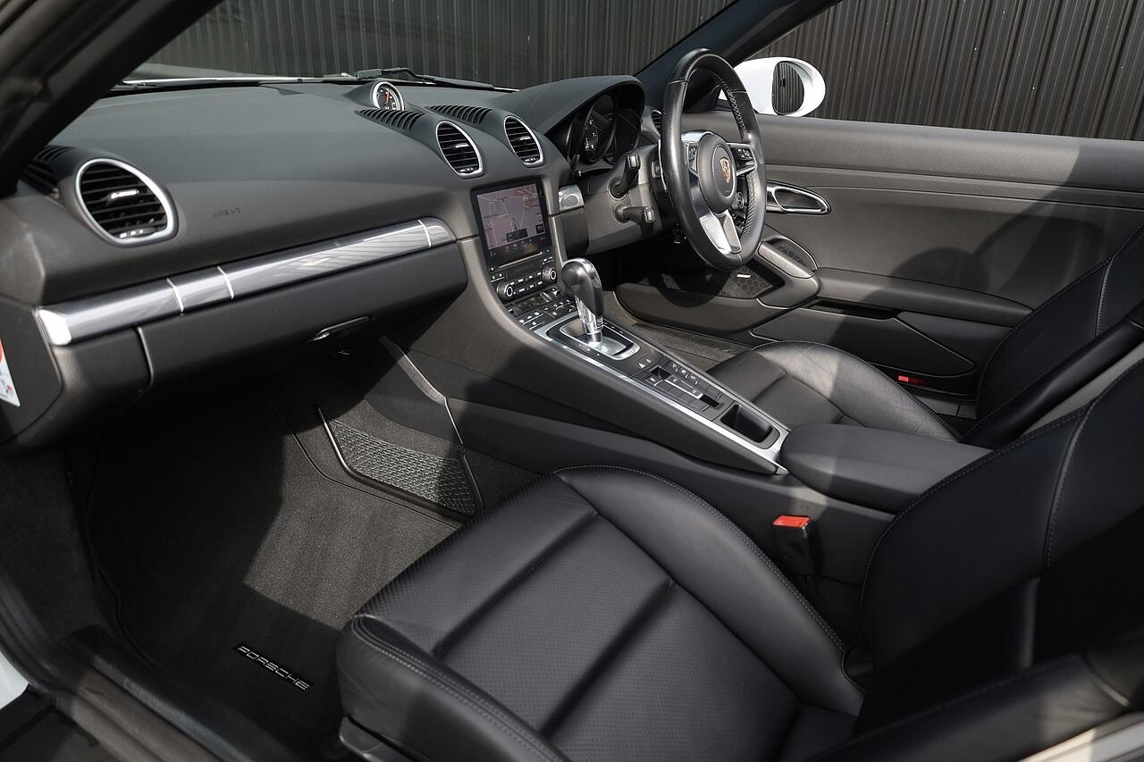 Porsche 718 Boxster view 3