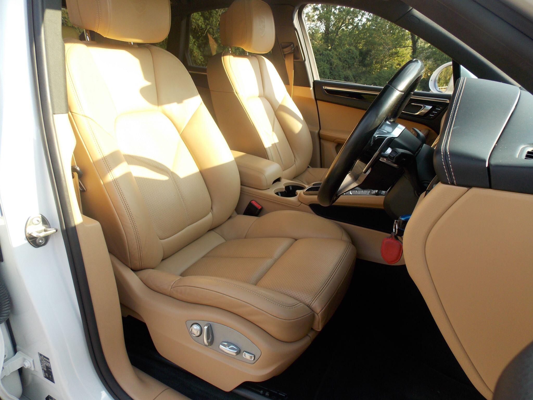 Porsche Macan view 79