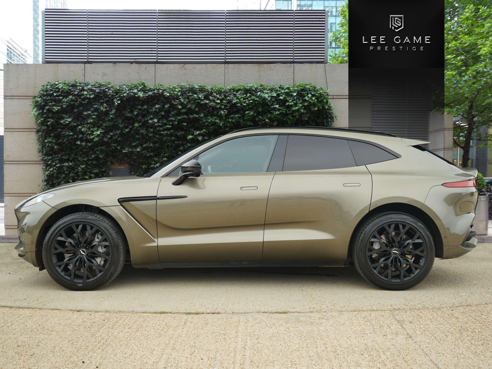 Aston Martin DBX view 5