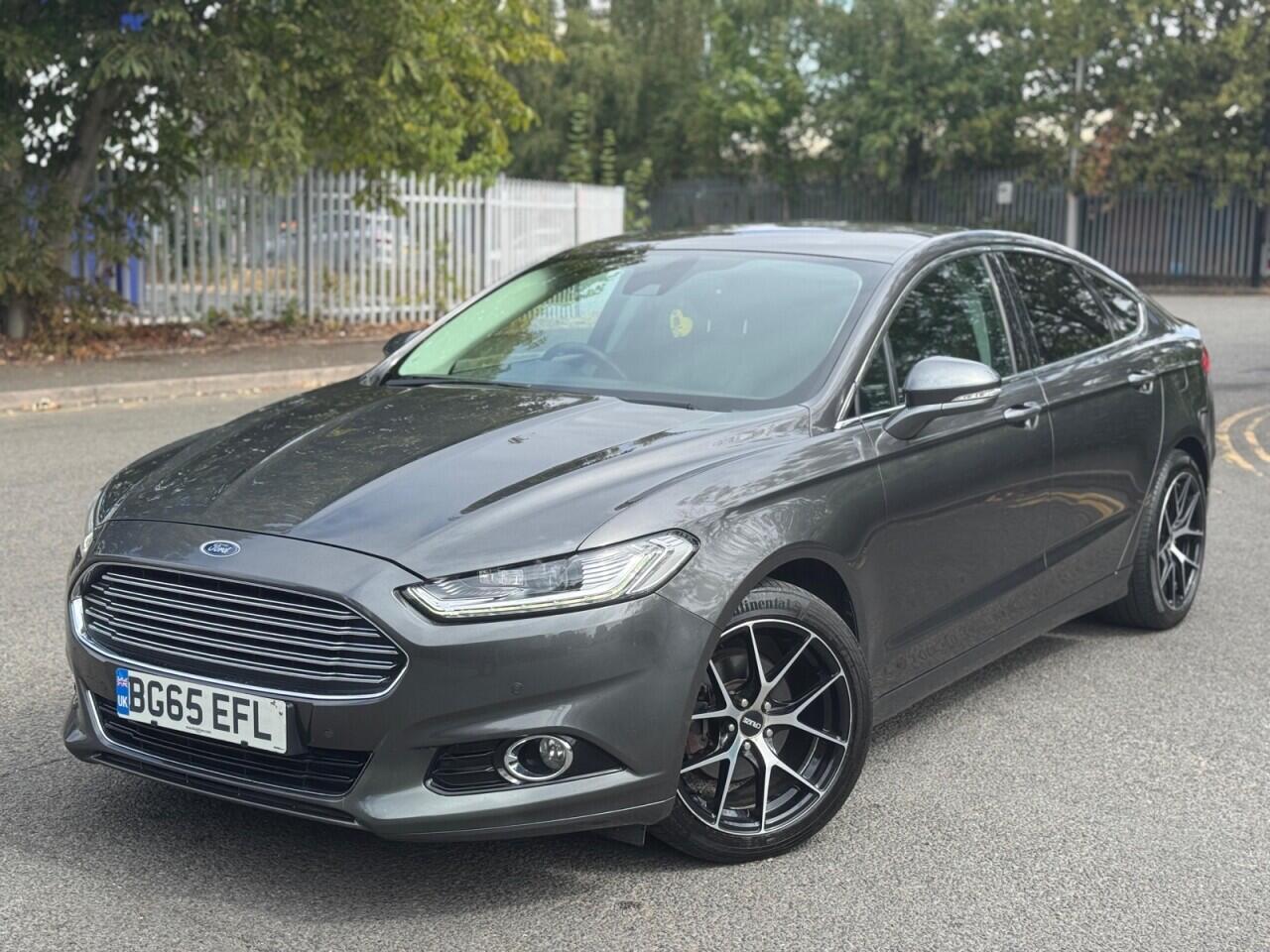 Ford Mondeo view 3