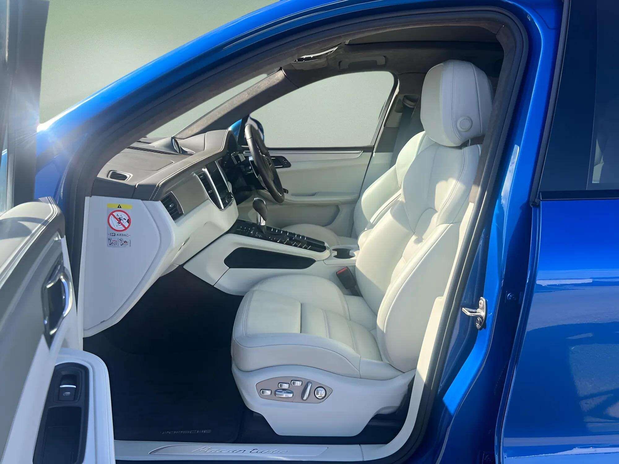 Porsche Macan view 5
