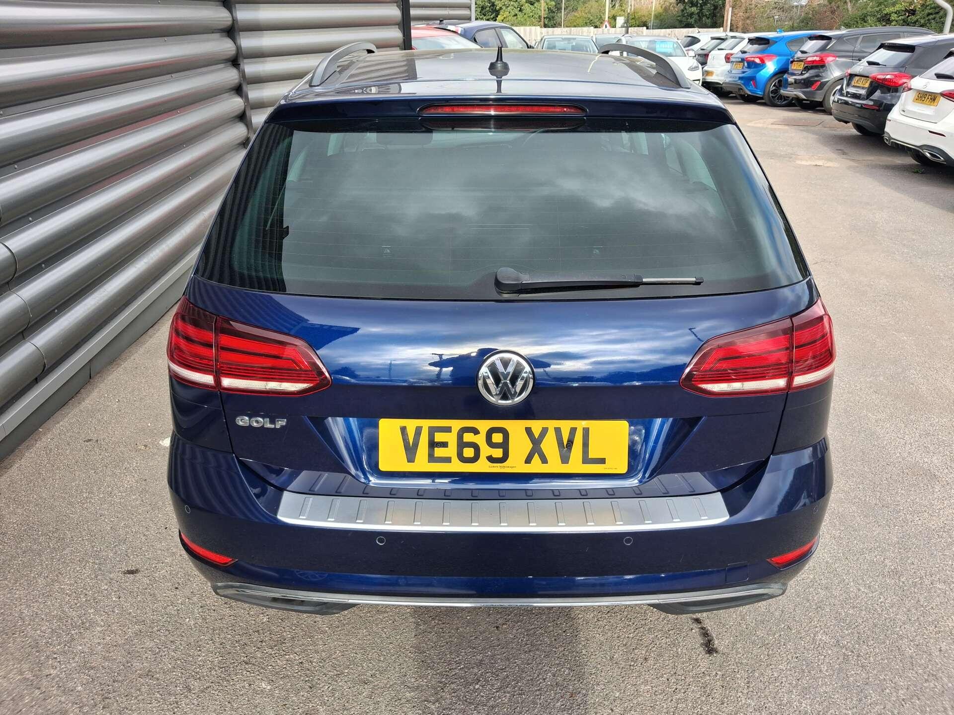 Volkswagen Golf view 3