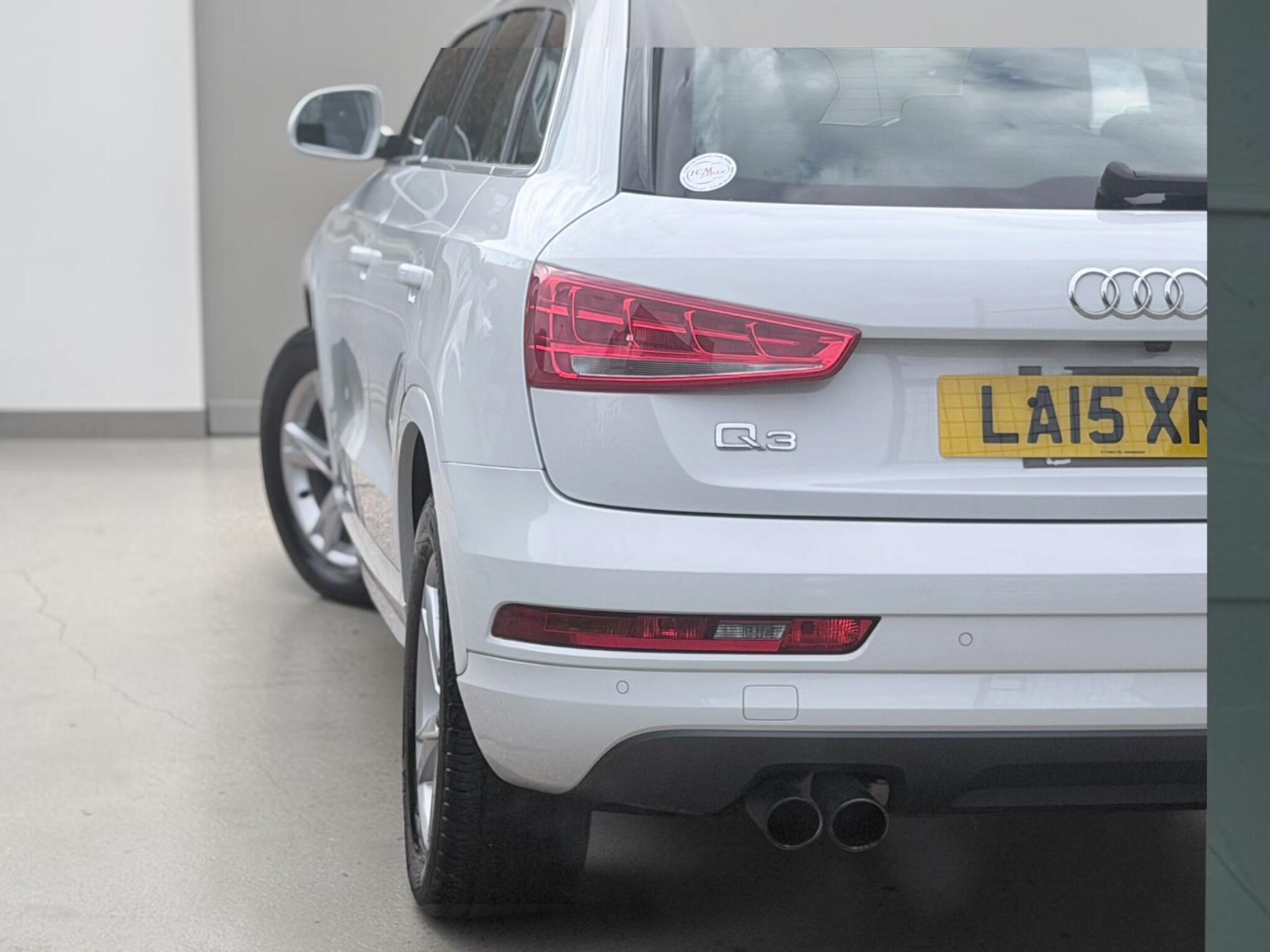 Audi Q3 view 17