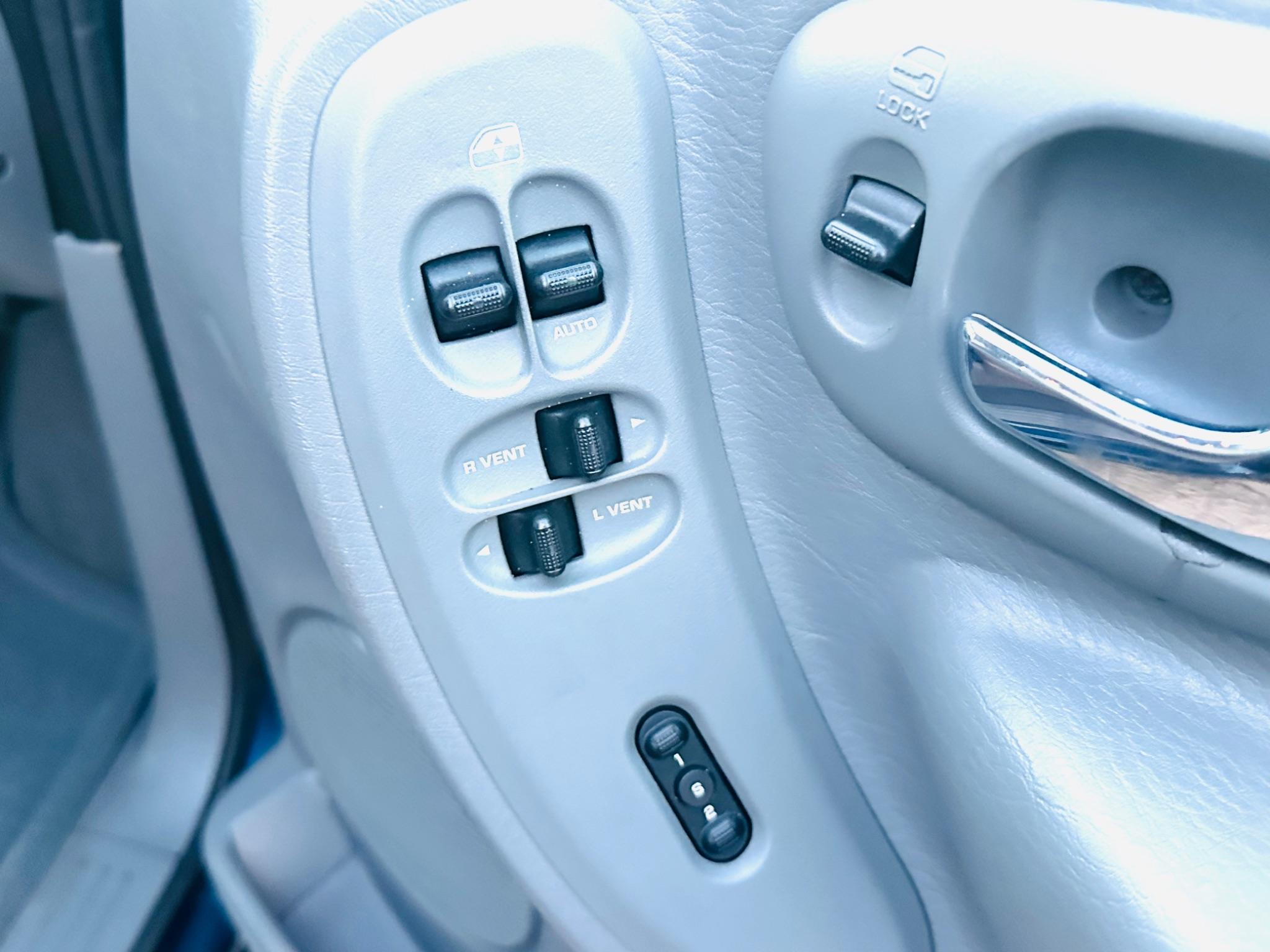 Chrysler Grand Voyager view 15