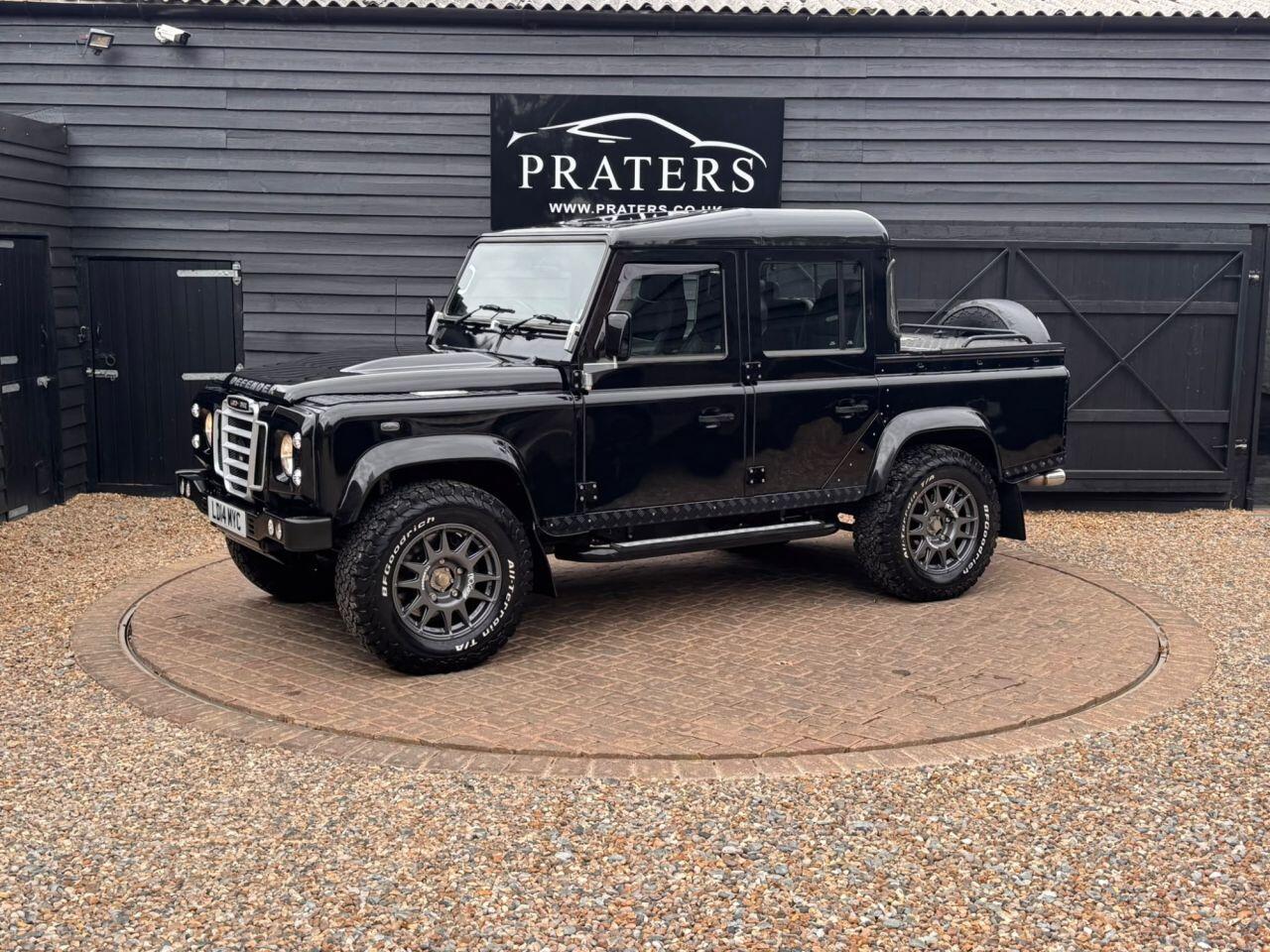 Land Rover Defender view 32
