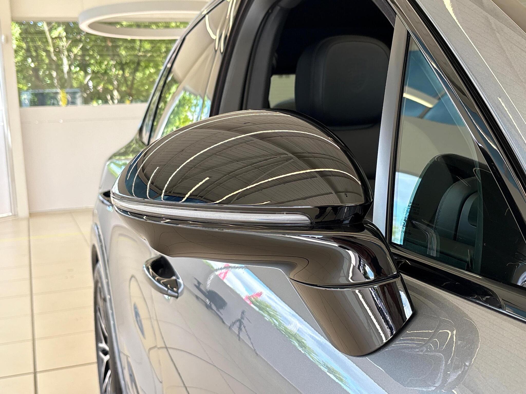 Porsche Cayenne view 22