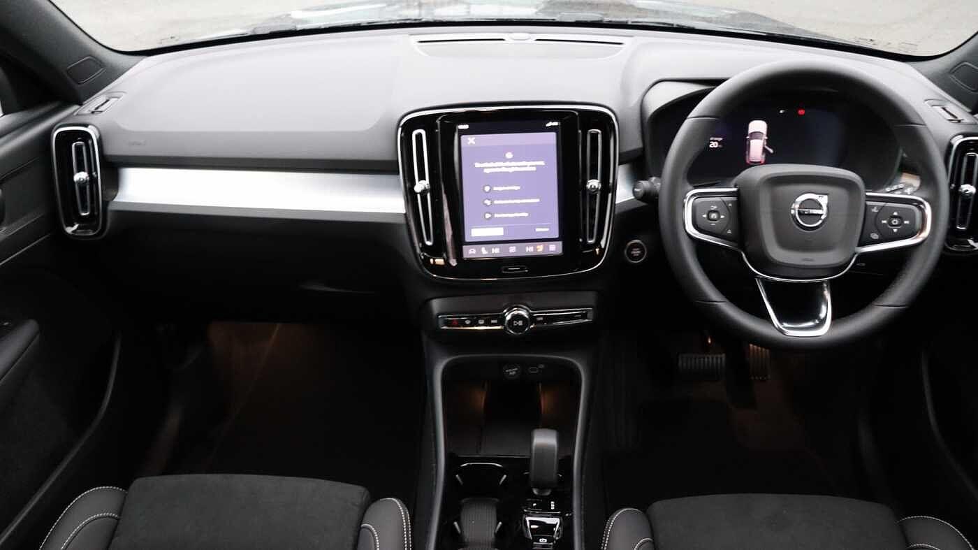 Volvo XC40 view 5