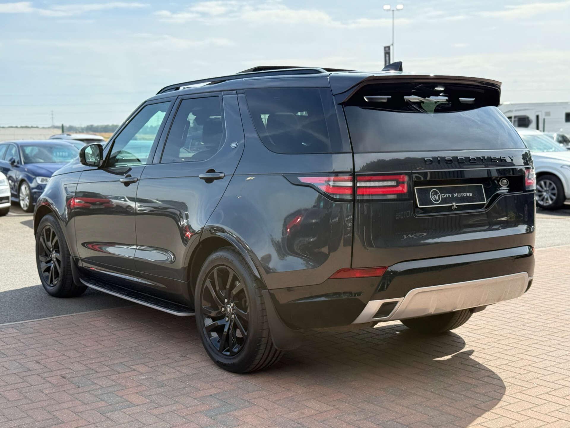 Land Rover Discovery view 30