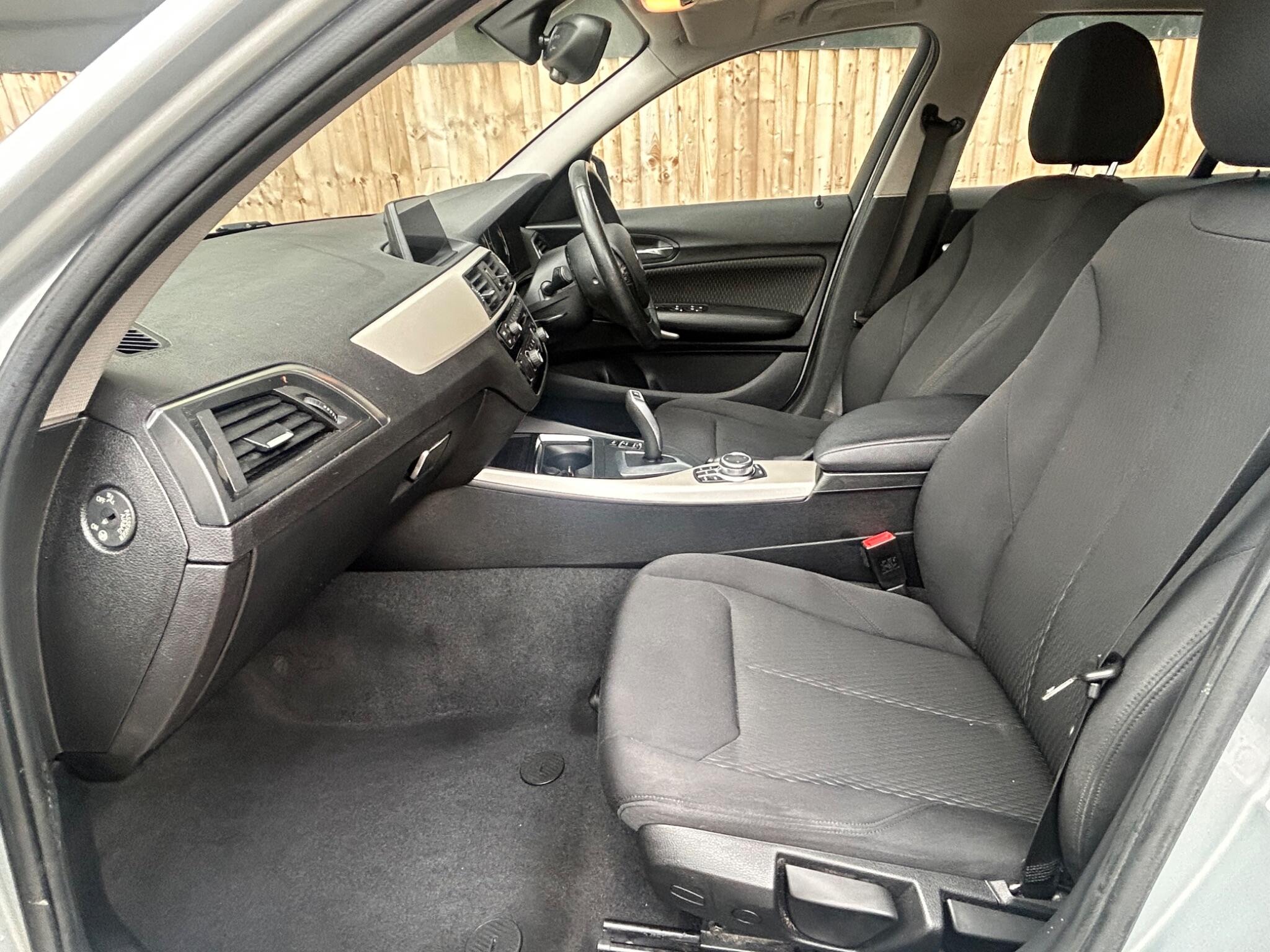 BMW 1 Series view 33