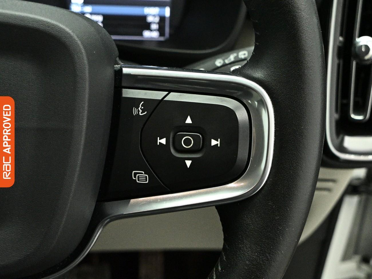 Volvo XC40 view 22