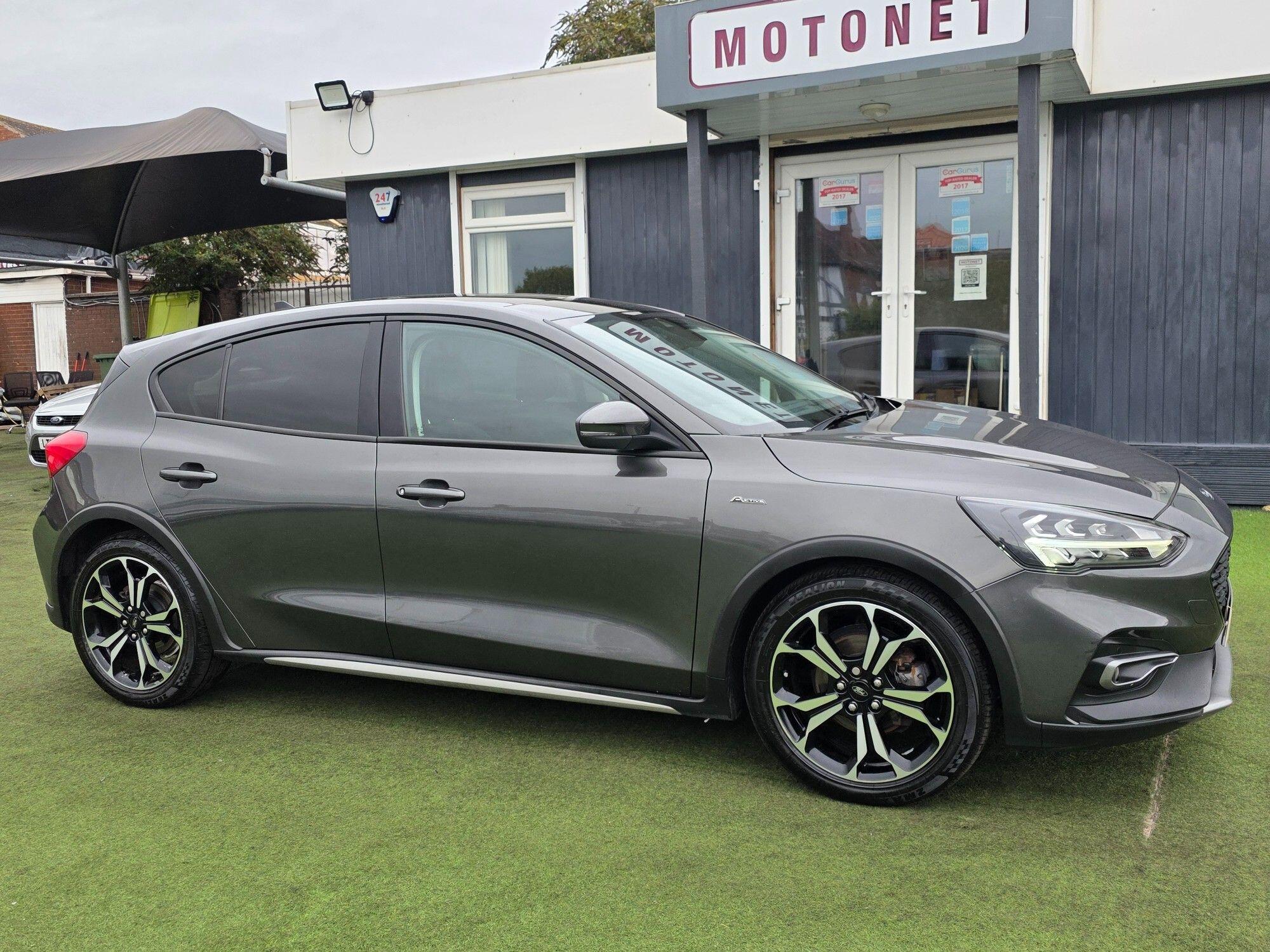 Ford Focus view 10