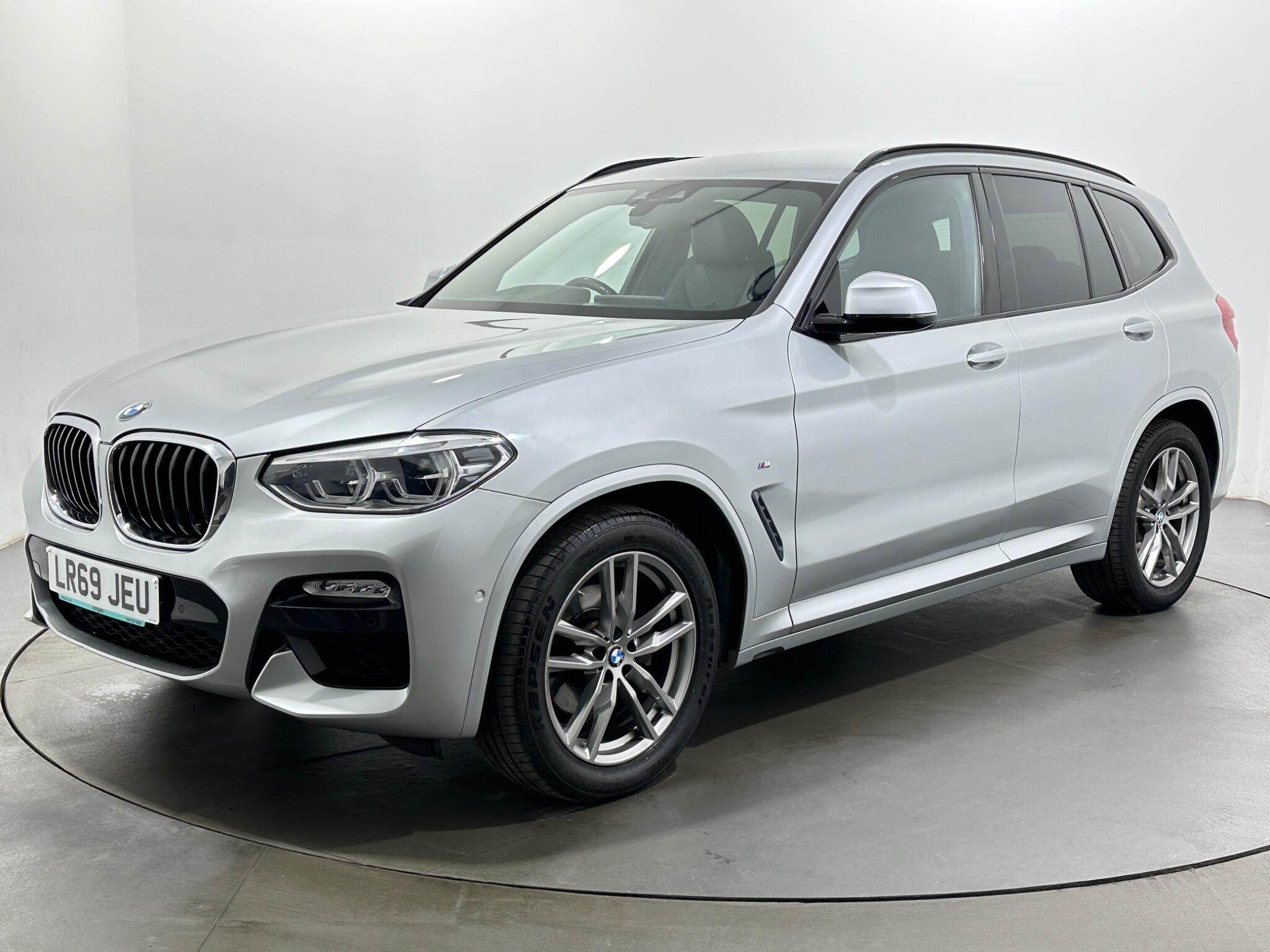 BMW X3 view 4