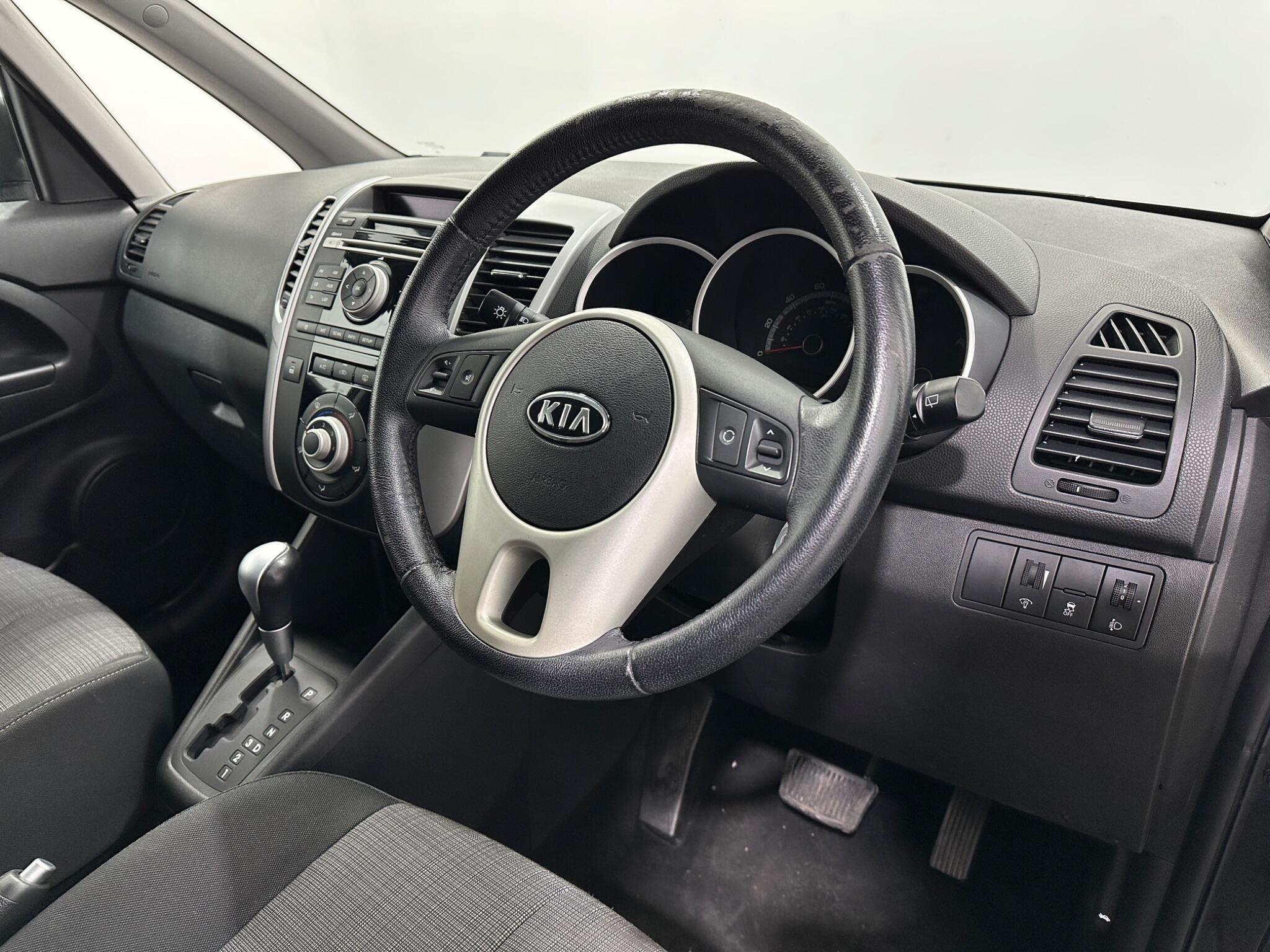 Kia Venga view 11