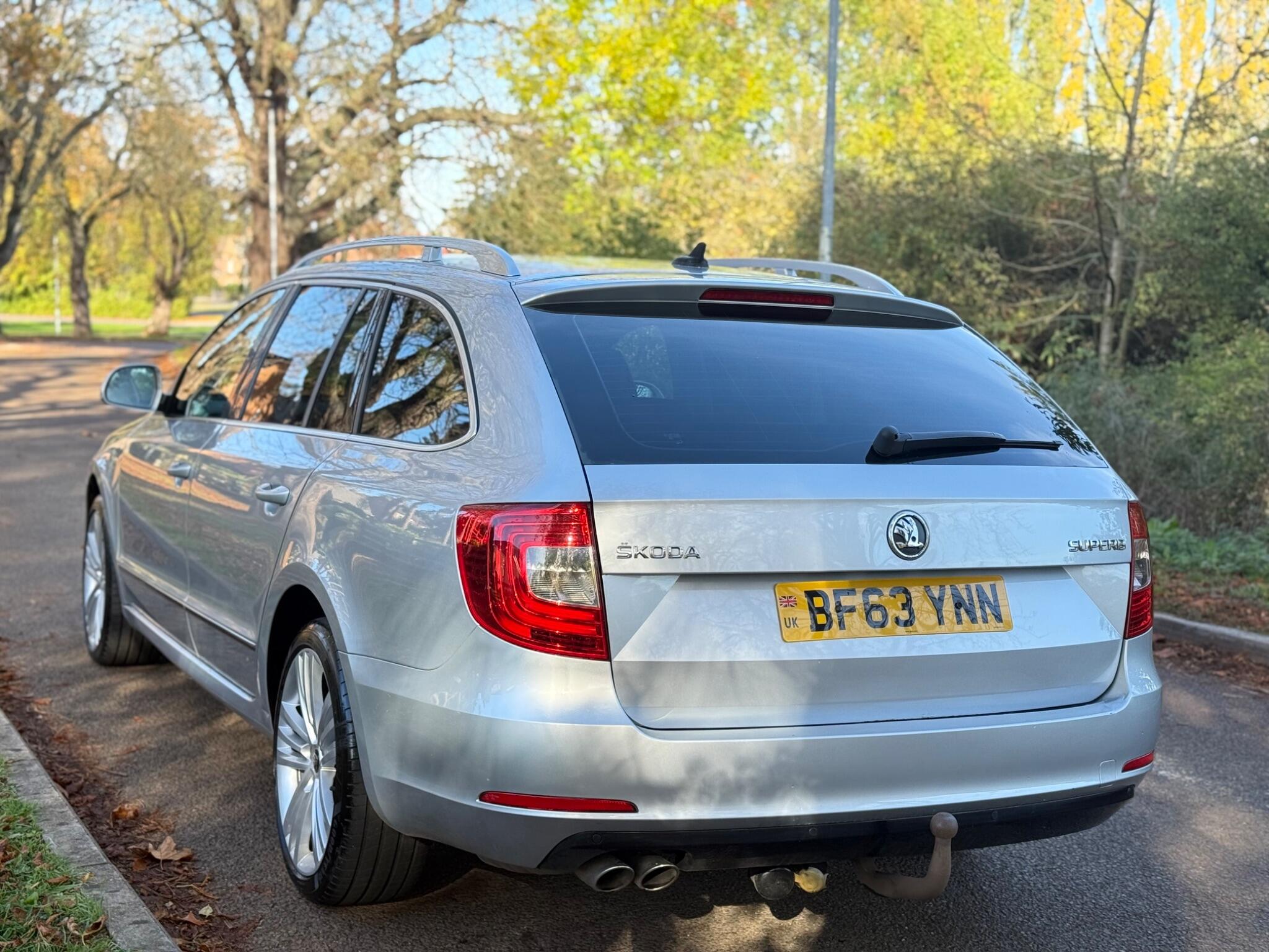 2013 Skoda Superb 2.0 TDI Elegance Euro 5 (s/s) 5dr • 155,000 miles image 4