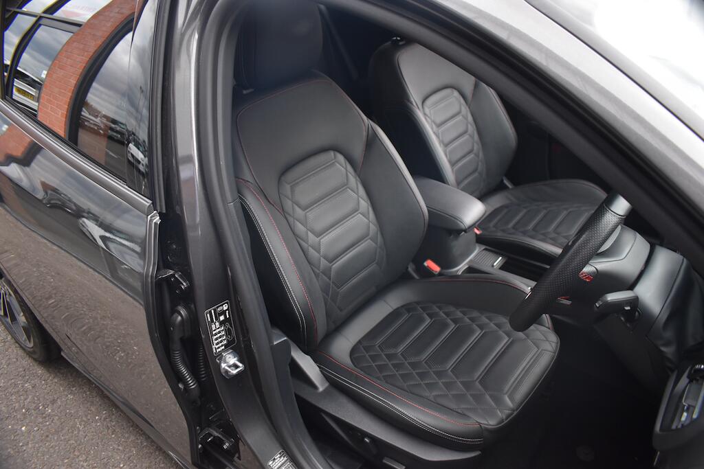 Ford Focus view 25