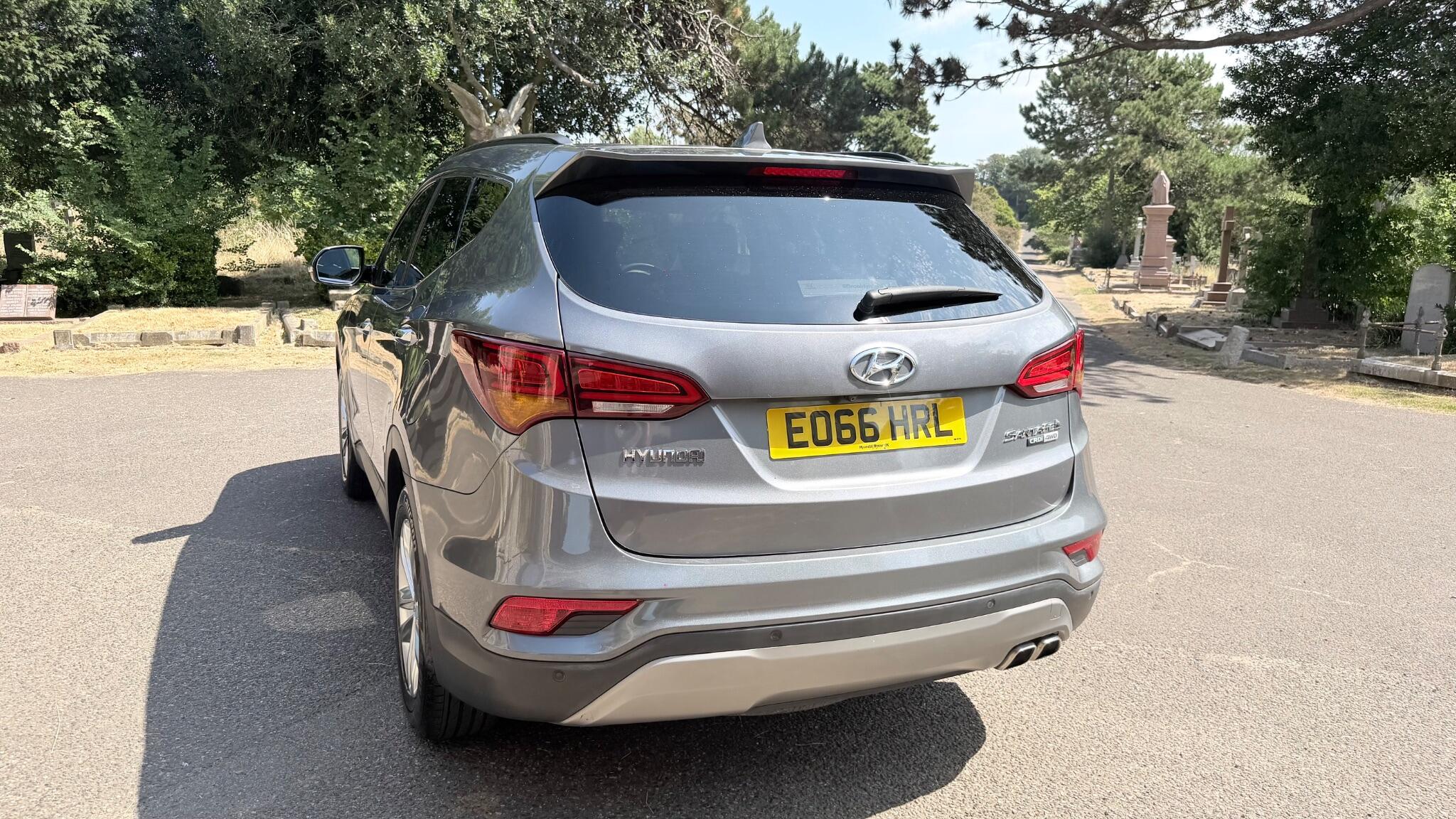 Hyundai Santa Fe view 18