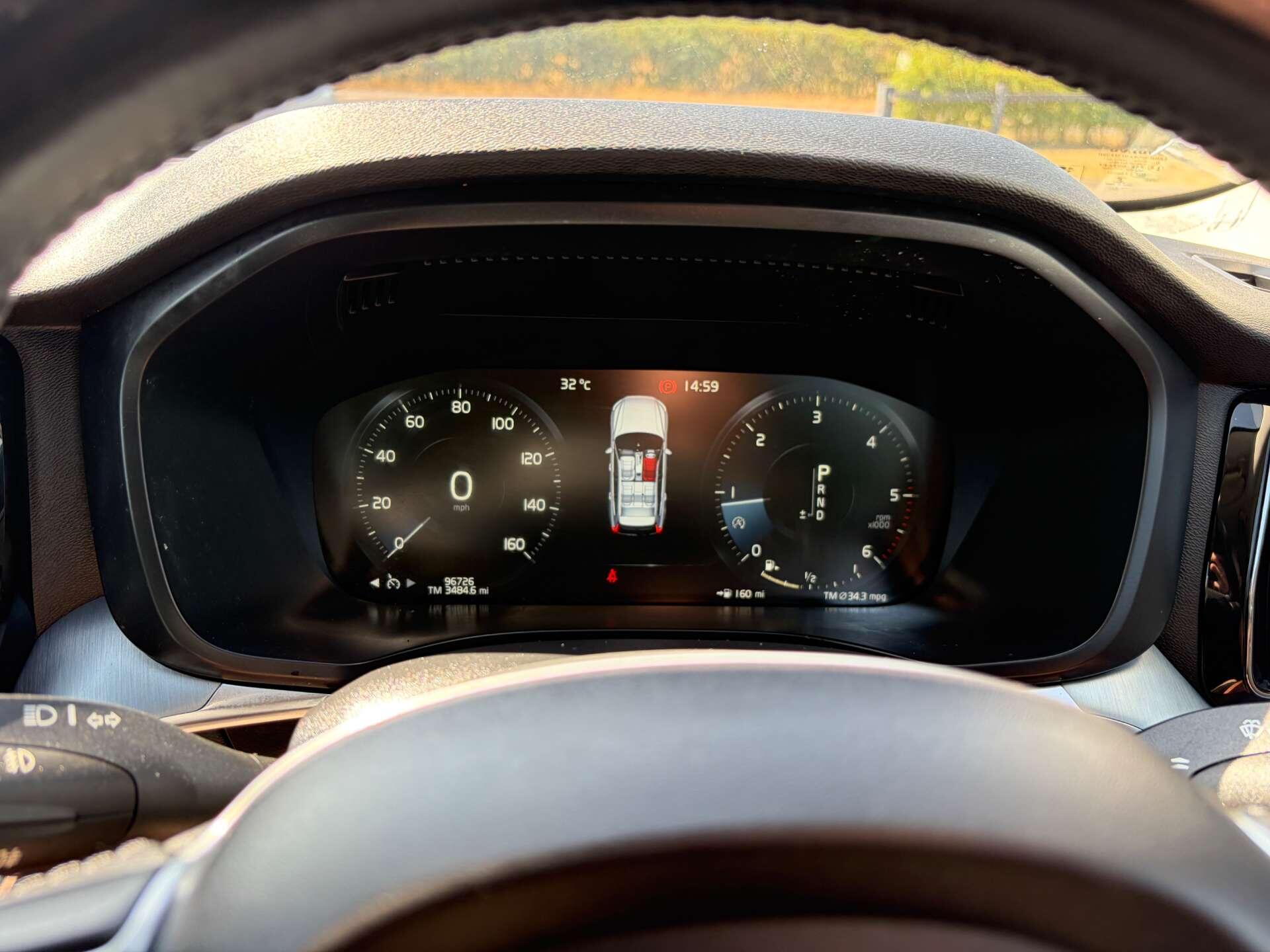 Volvo XC60 view 38