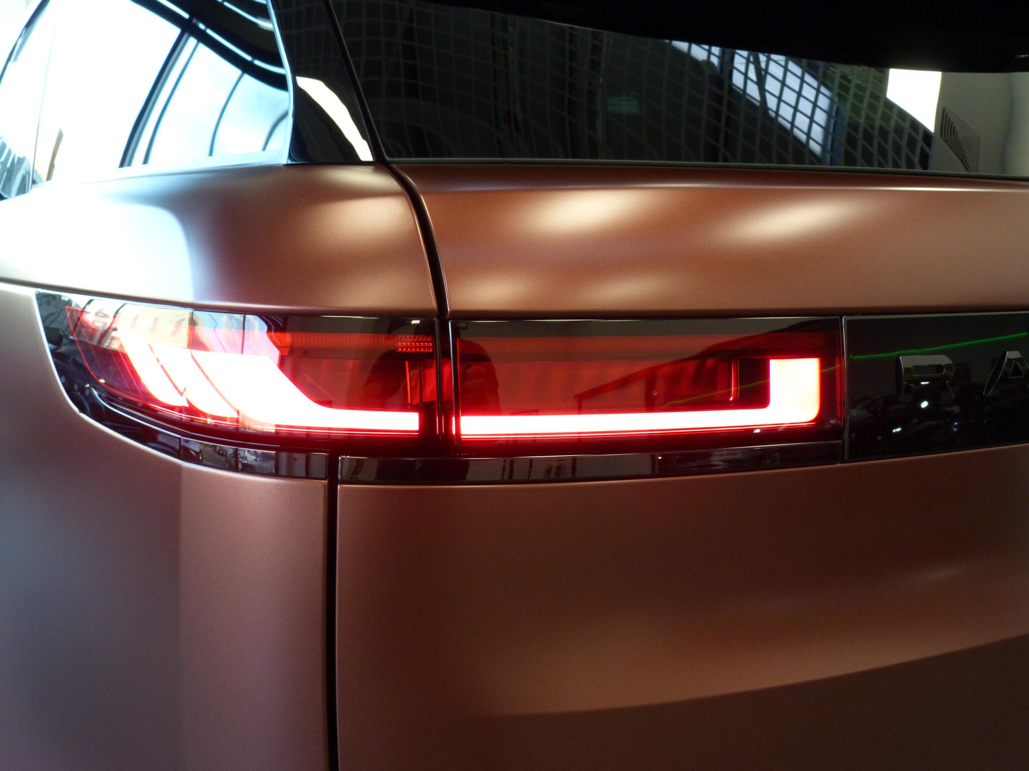 Land Rover Range Rover Sport view 45