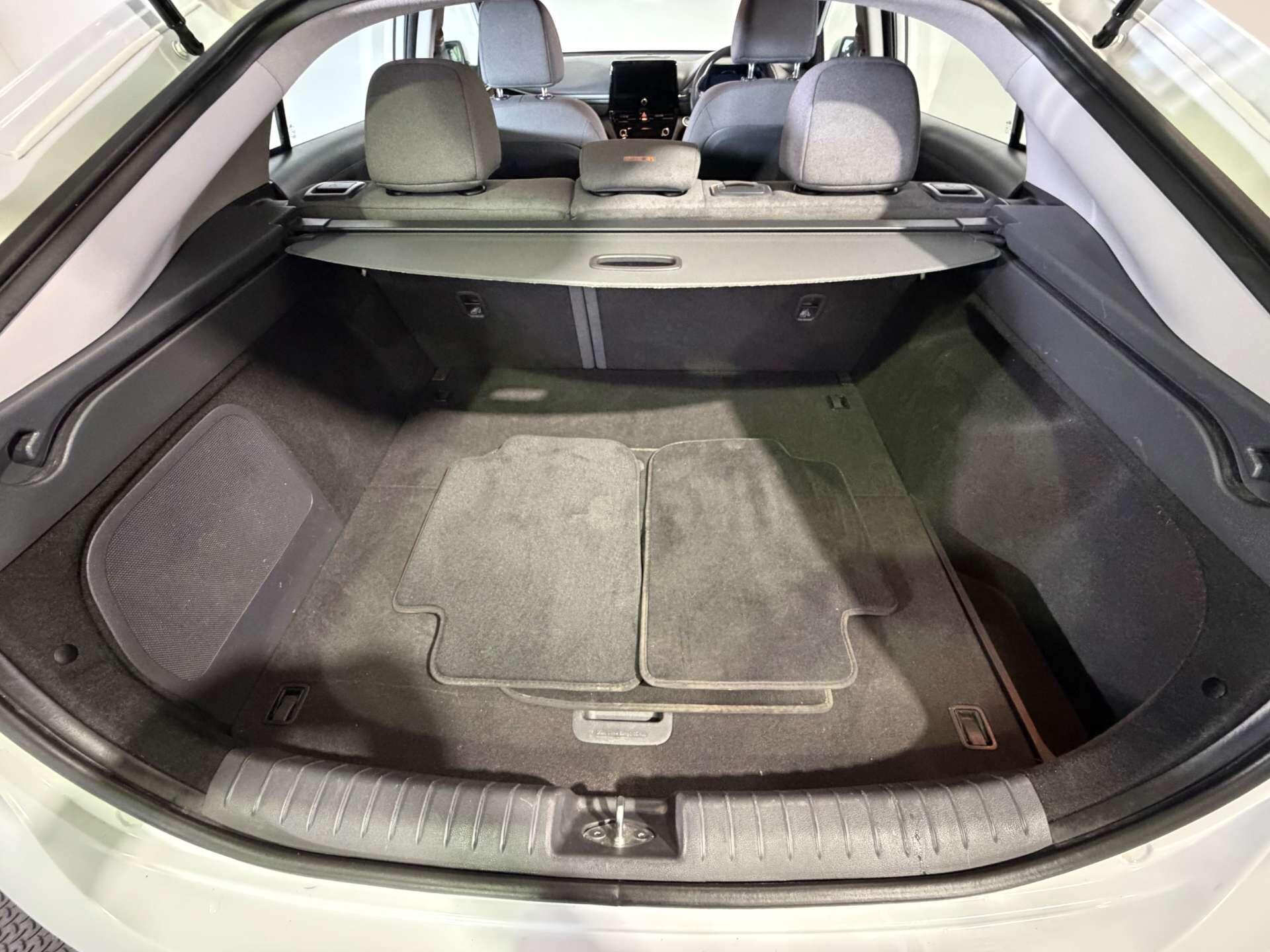 Hyundai Ioniq view 14