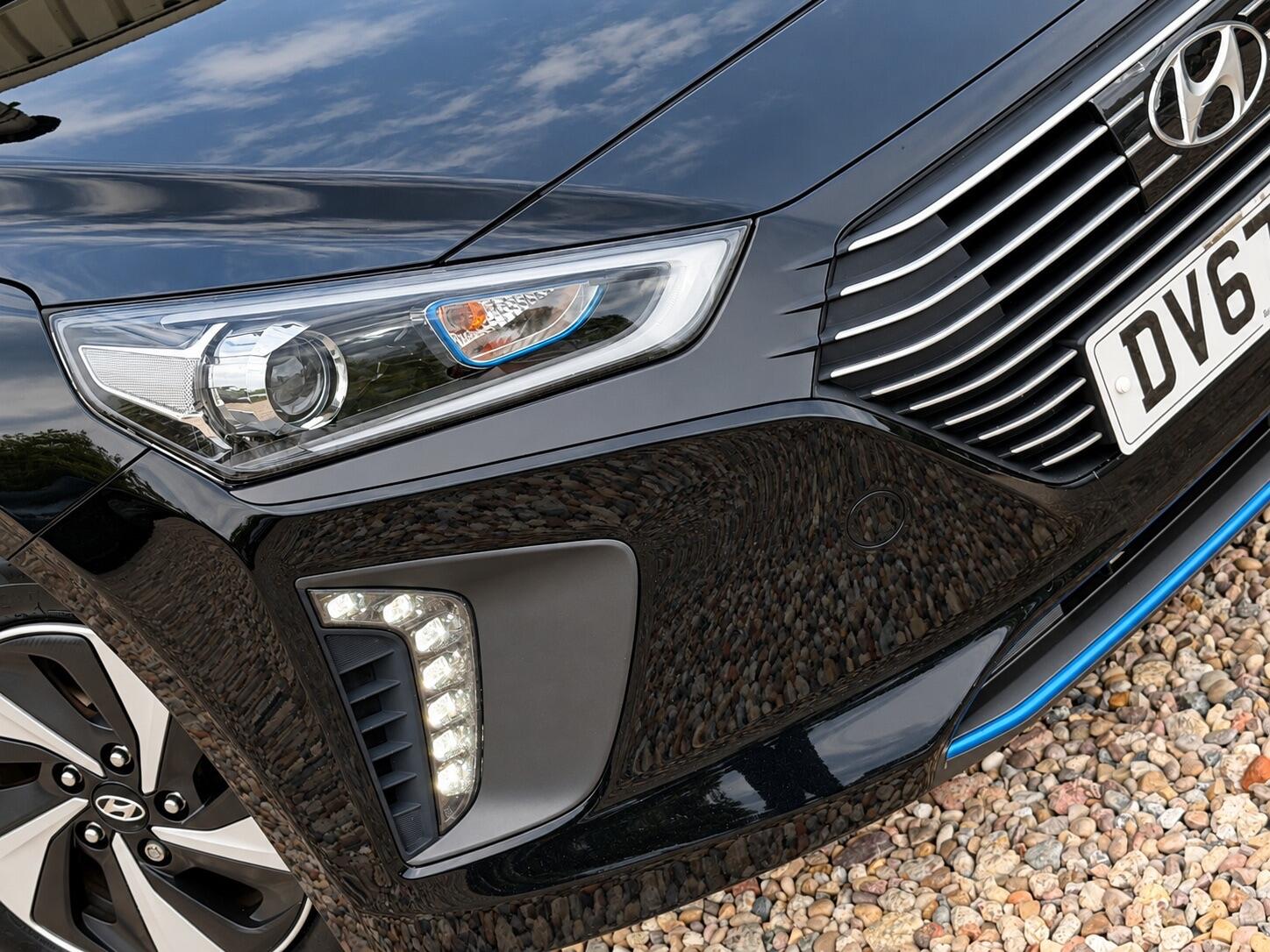 Hyundai Ioniq view 10