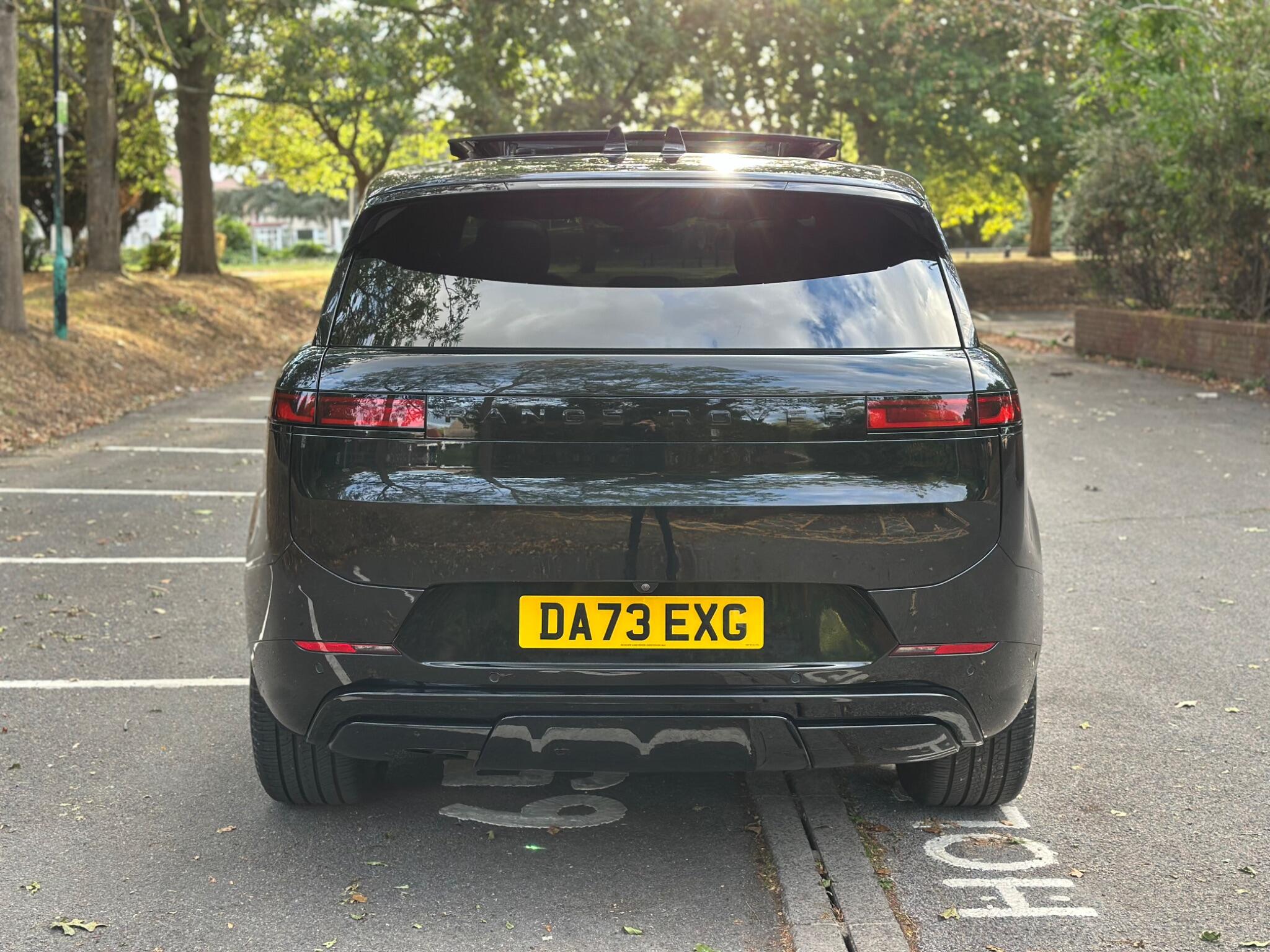 Land Rover Range Rover Sport view 4
