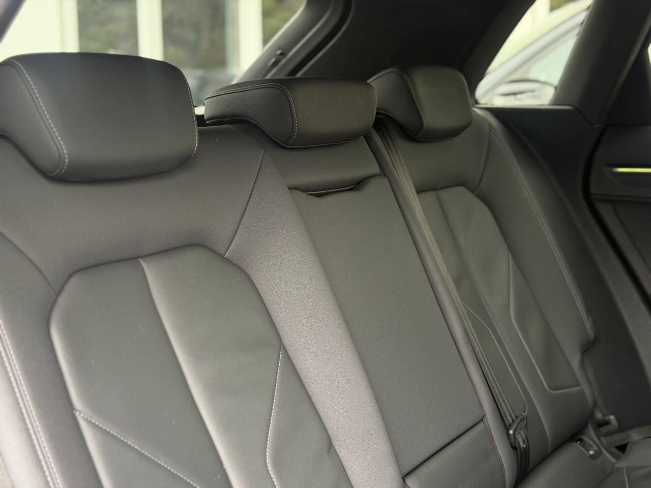 Audi Q3 view 20